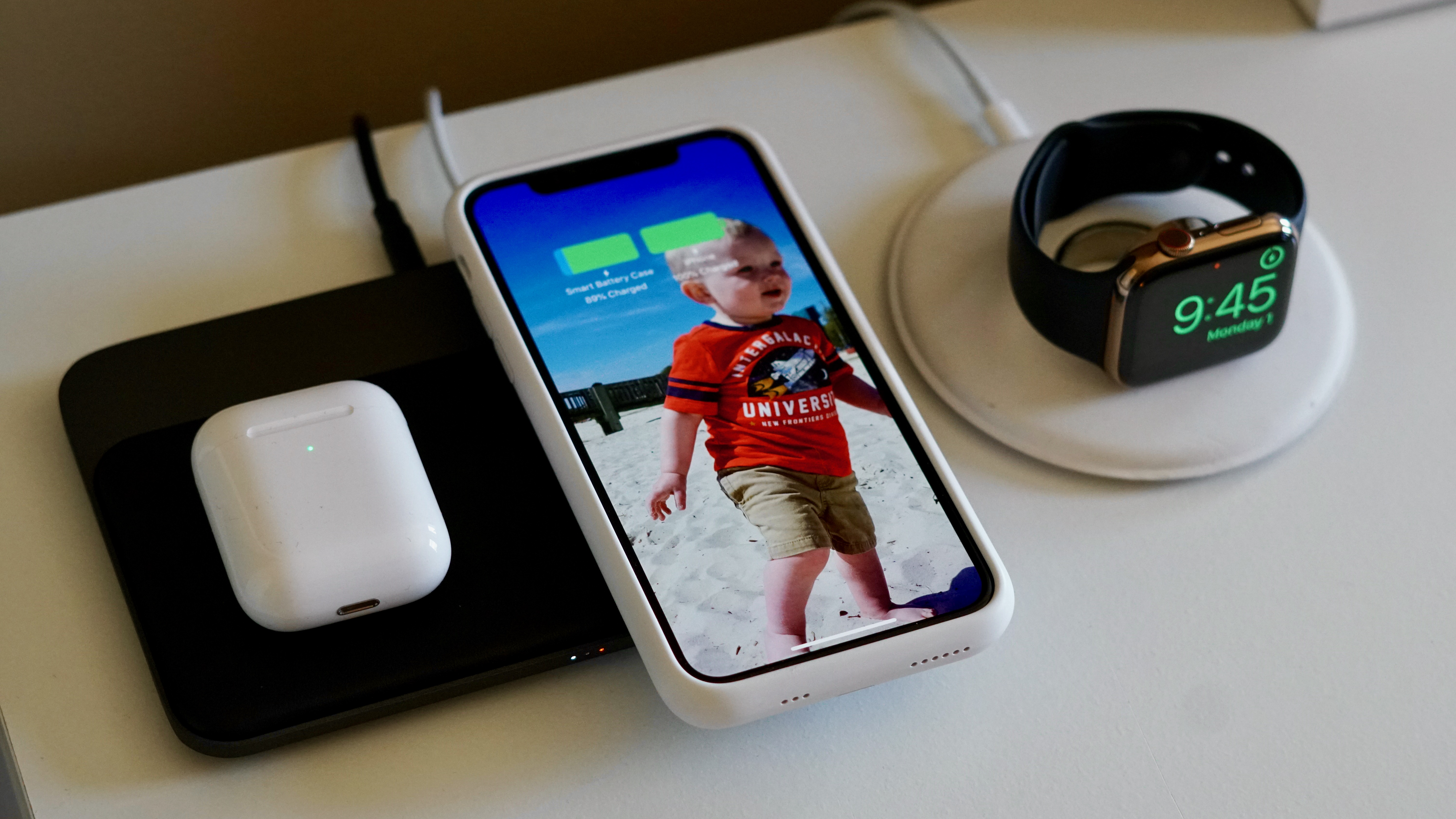 Køre ud Tid Demontere AirPods 2 review: "Hey Siri", wireless charging, more - 9to5Mac