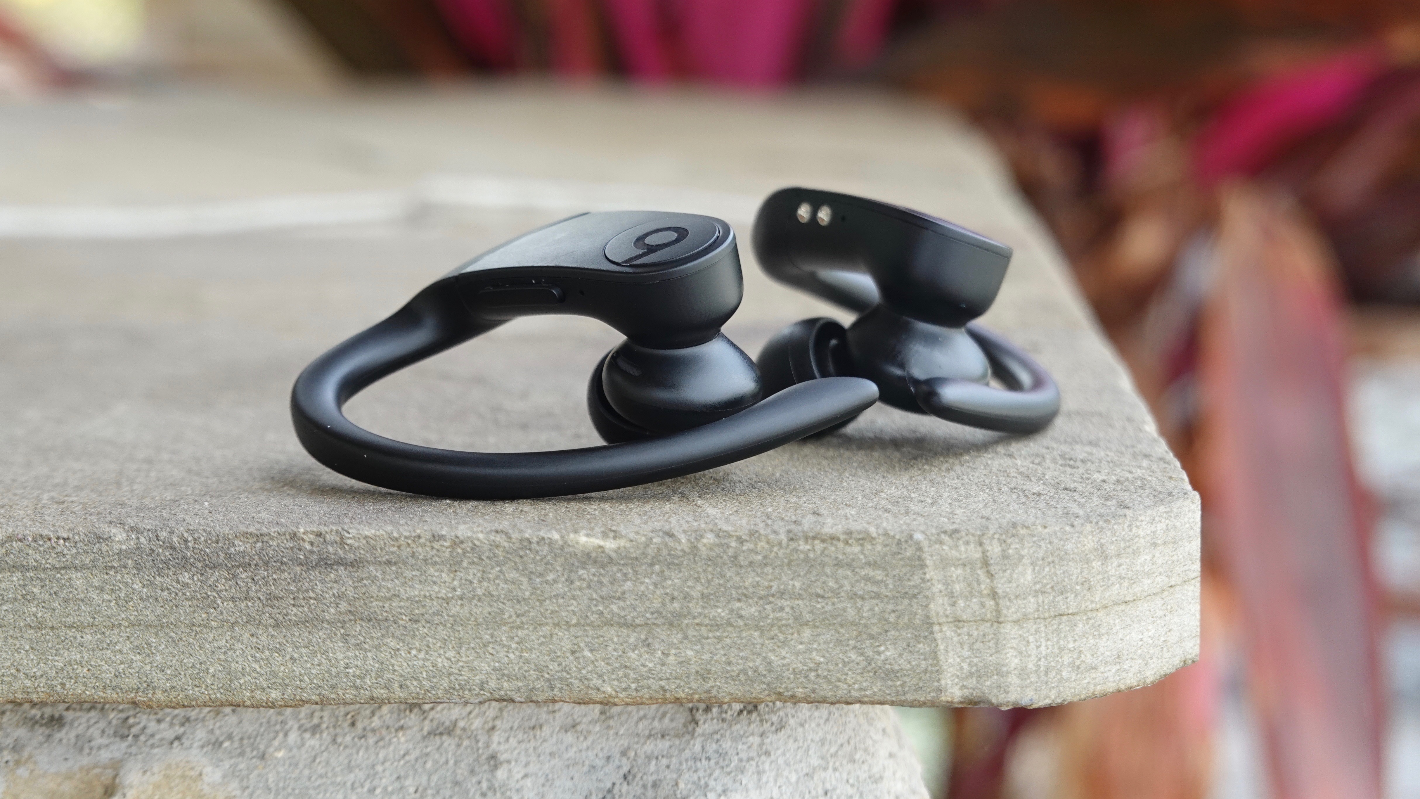 powerbeats uncomfortable