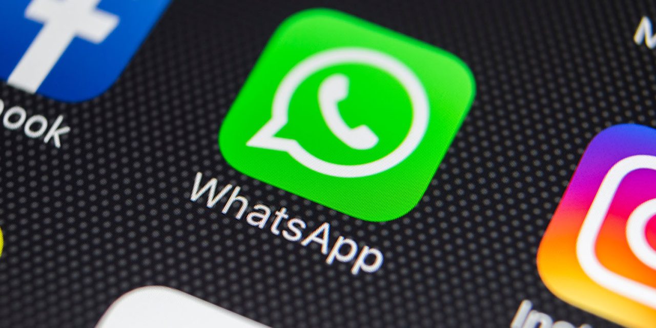WhatsApp tests ability to share status with Facebook