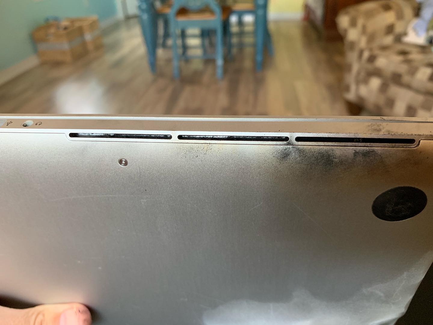 Images underscore the need for Apple's MacBook Pro recall - 9to5Mac