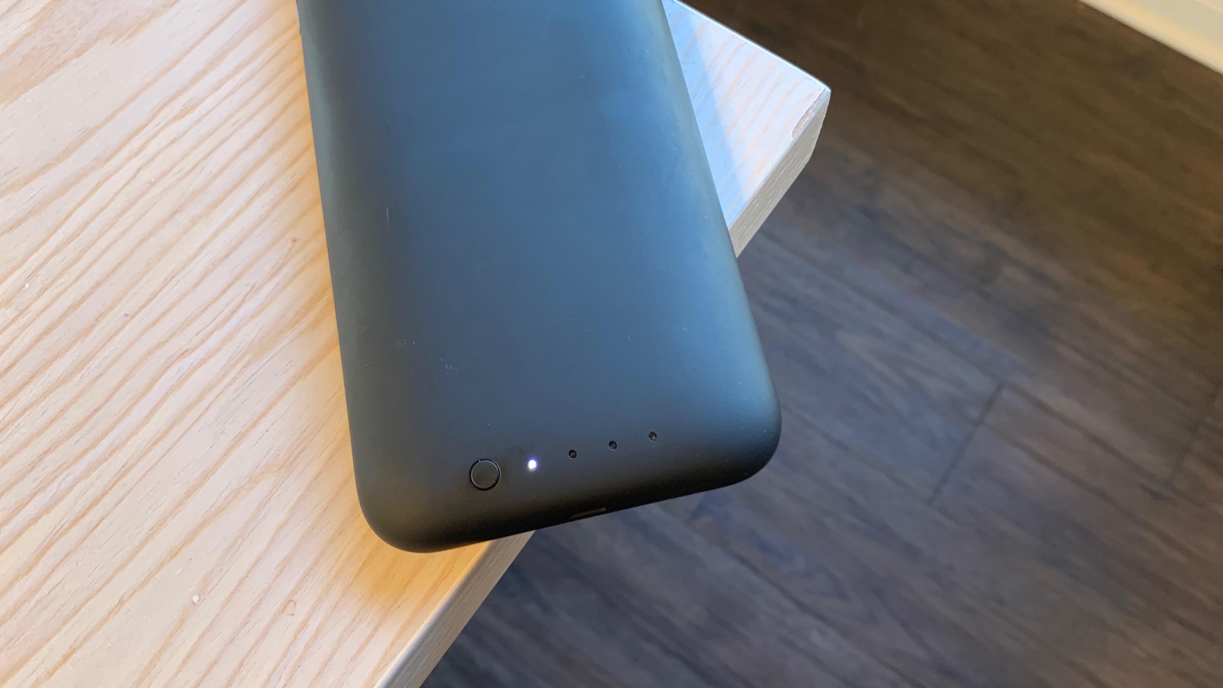 Handson The best iPhone battery cases for XS/XR/XS Max 9to5Mac