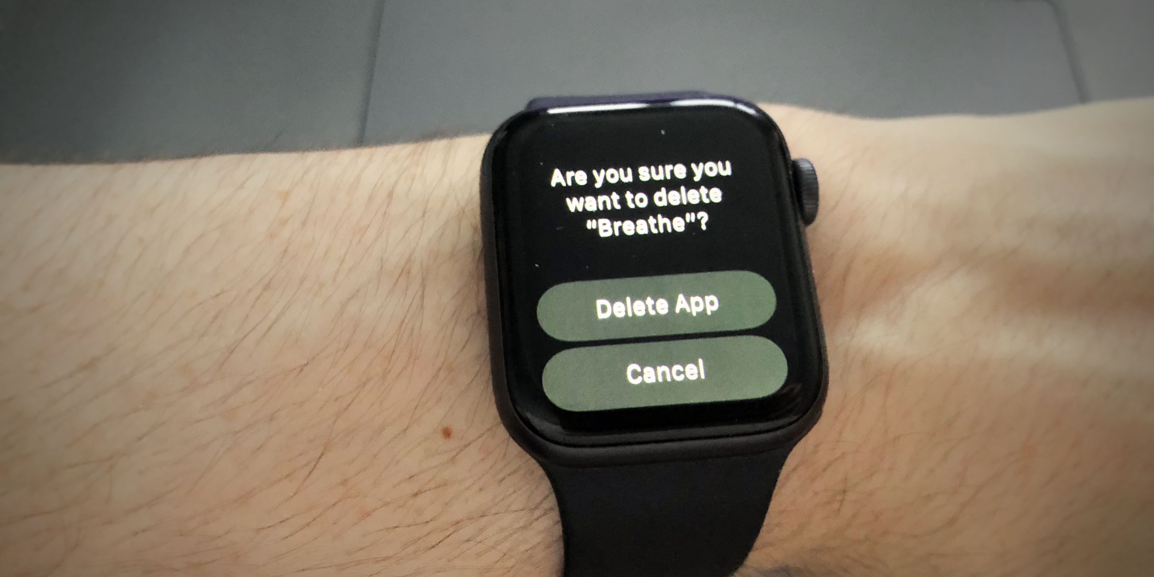 how to delete apps on apple watch