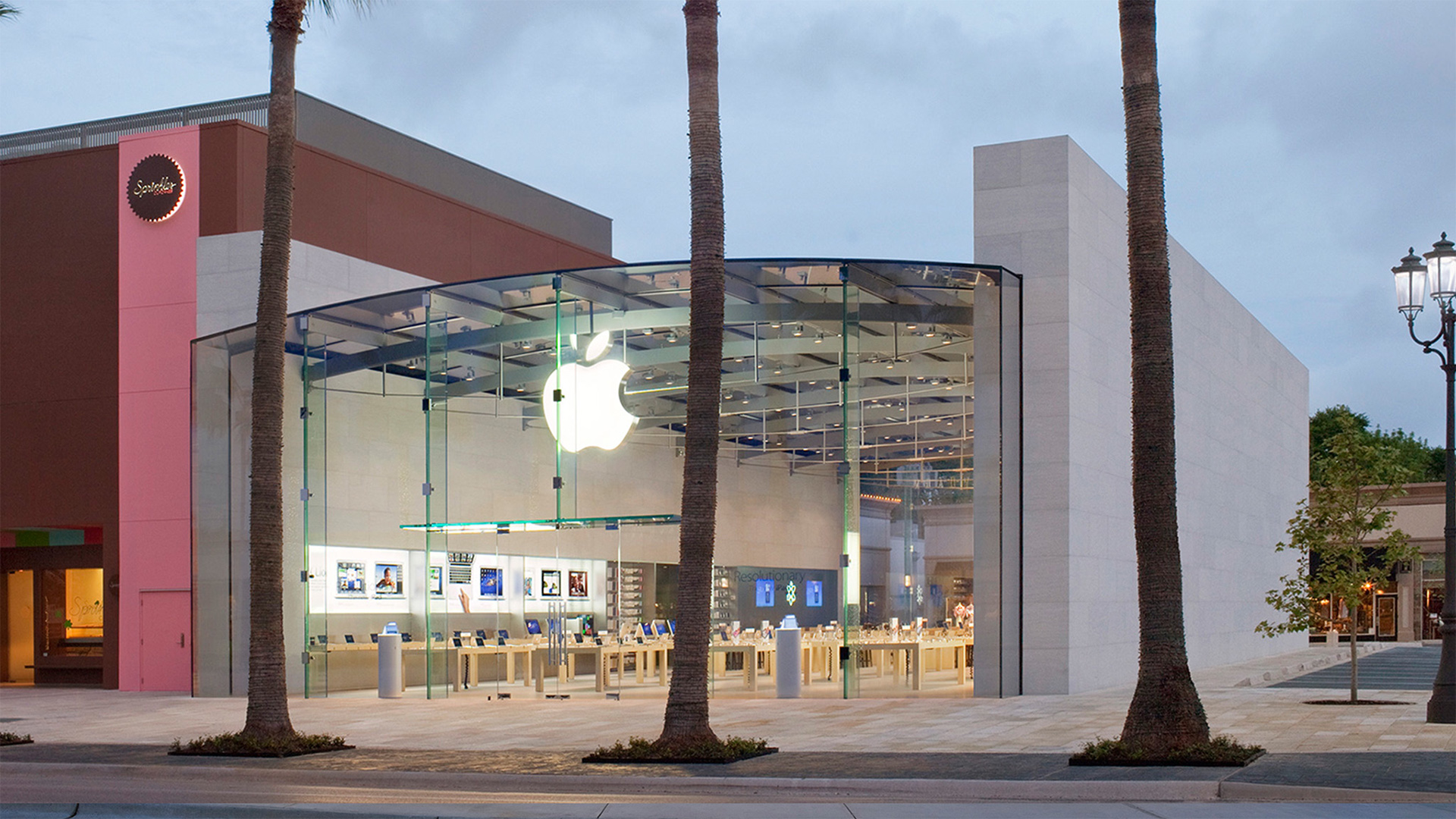 The Apple Store at Highland Village, in Houston, Texas.