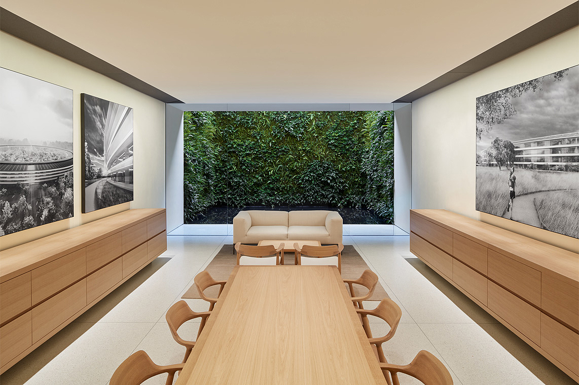 Apple furniture shop