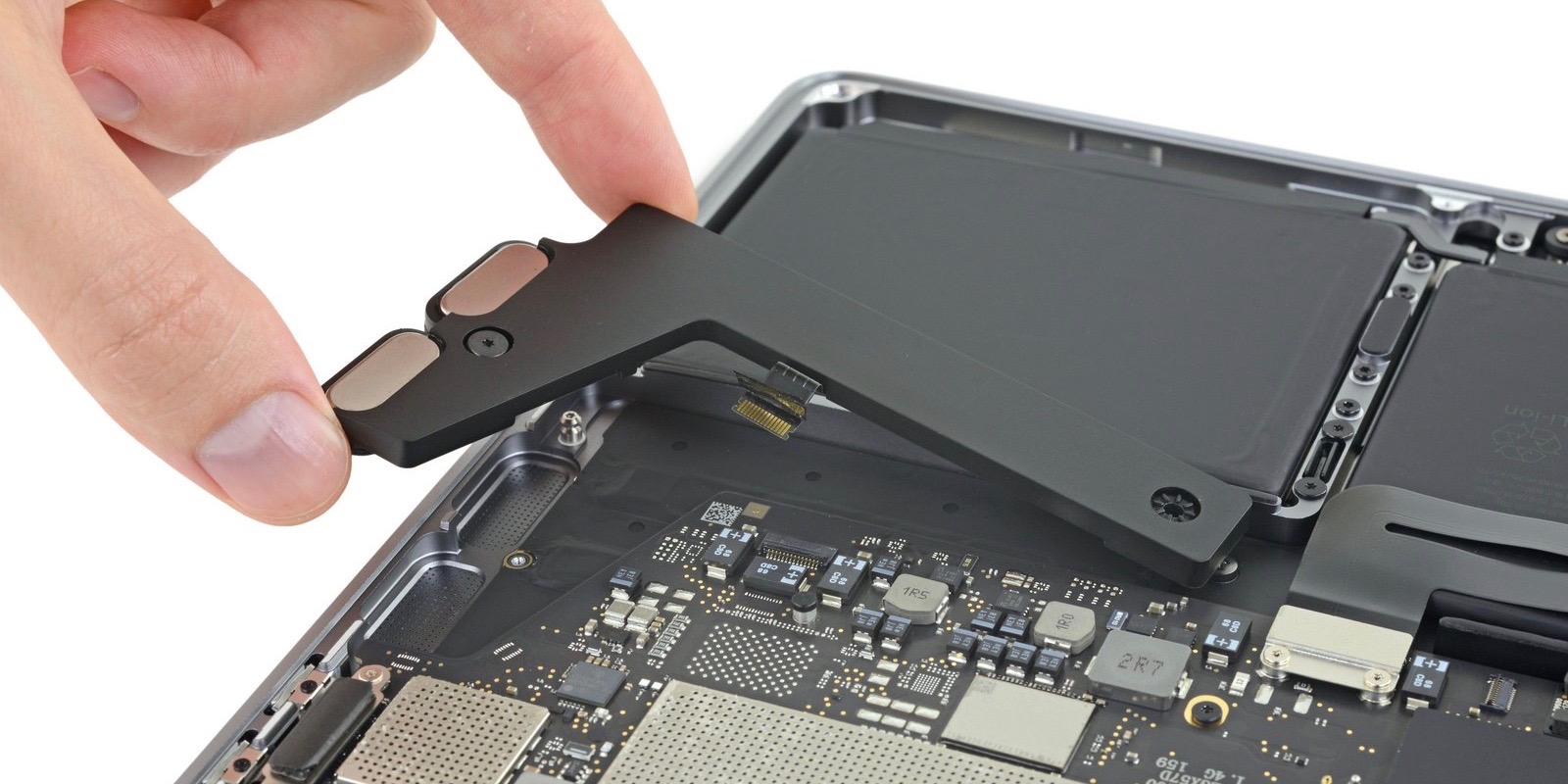En trofast Udfyld Blæse 2019 13-inch MacBook Pro teardown reveals soldered-down SSD, slightly  larger battery, modular ports - 9to5Mac