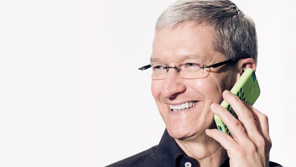 photo of Trump says Tim Cook is a ‘great executive’ because he calls him ‘whenever there’s a problem’ image