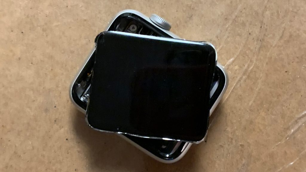 Apple watch series discount 3 screen crack