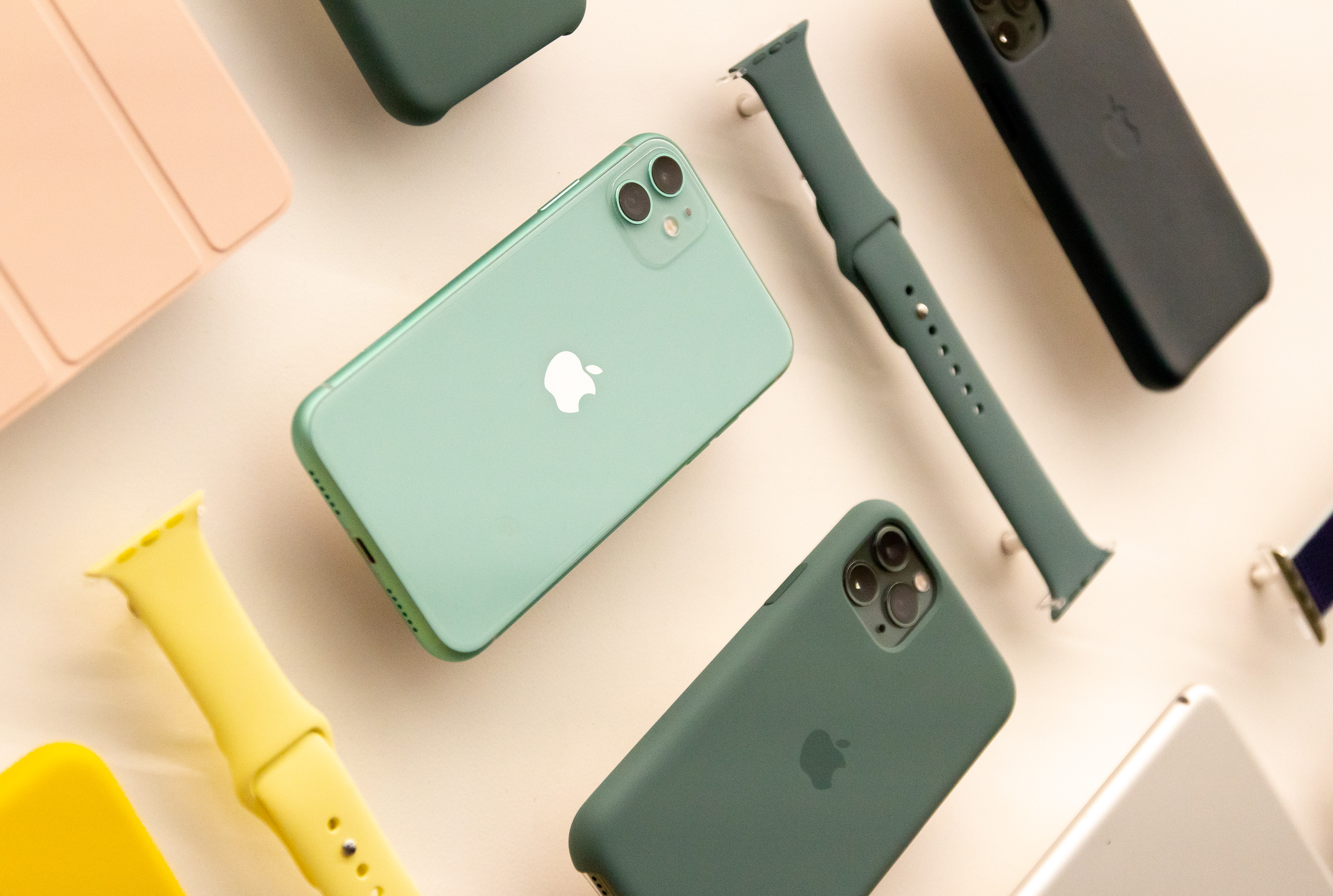 Everything new in Apple Stores for iPhone 11 Window displays