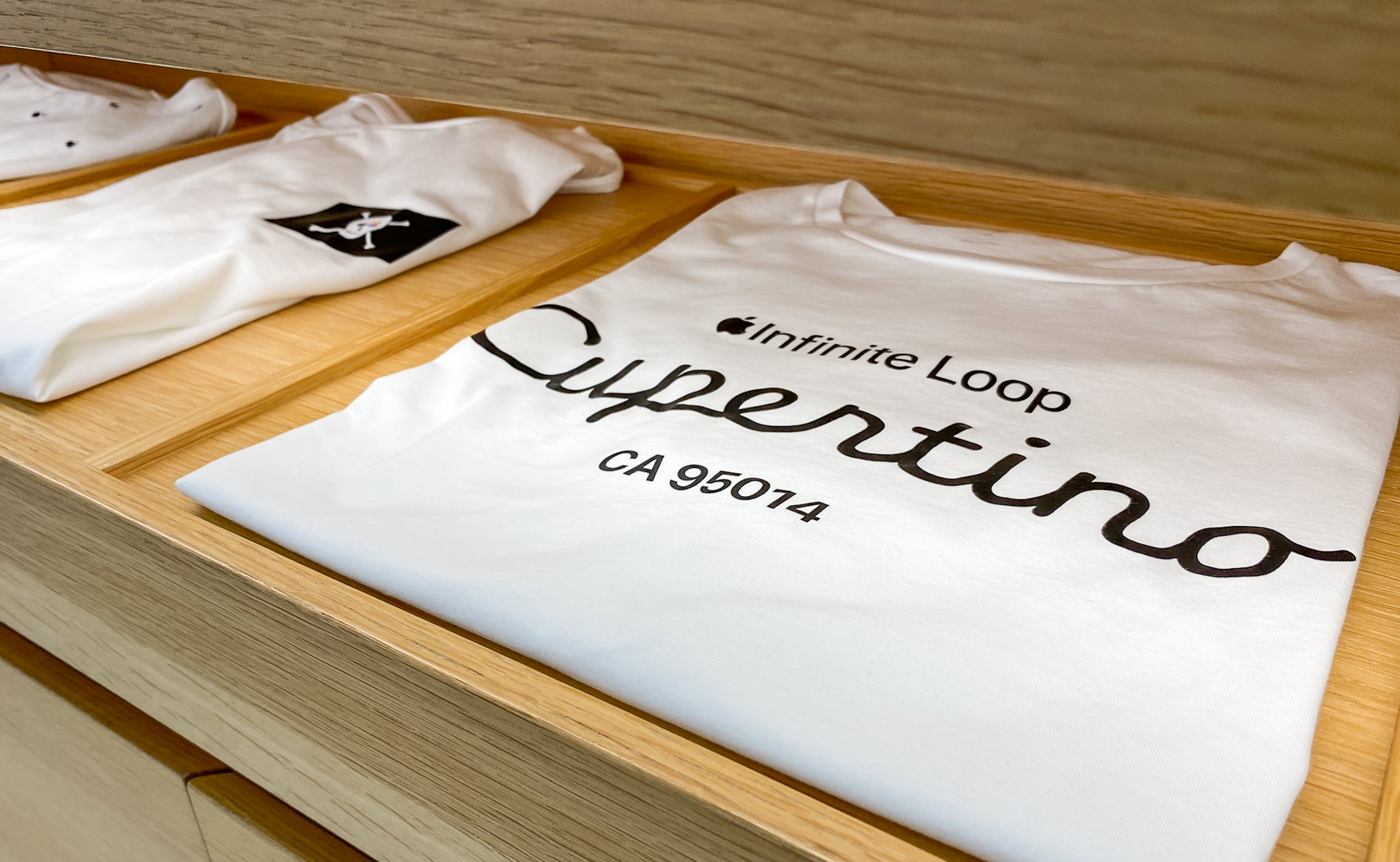 apple infinite loop store t shirts