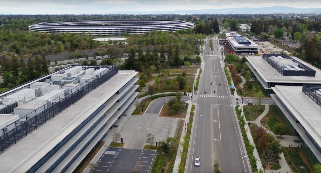 Drone footage offers eerie look at Apple Park and Cupertino amid COVID-19 shutdown thumbnail