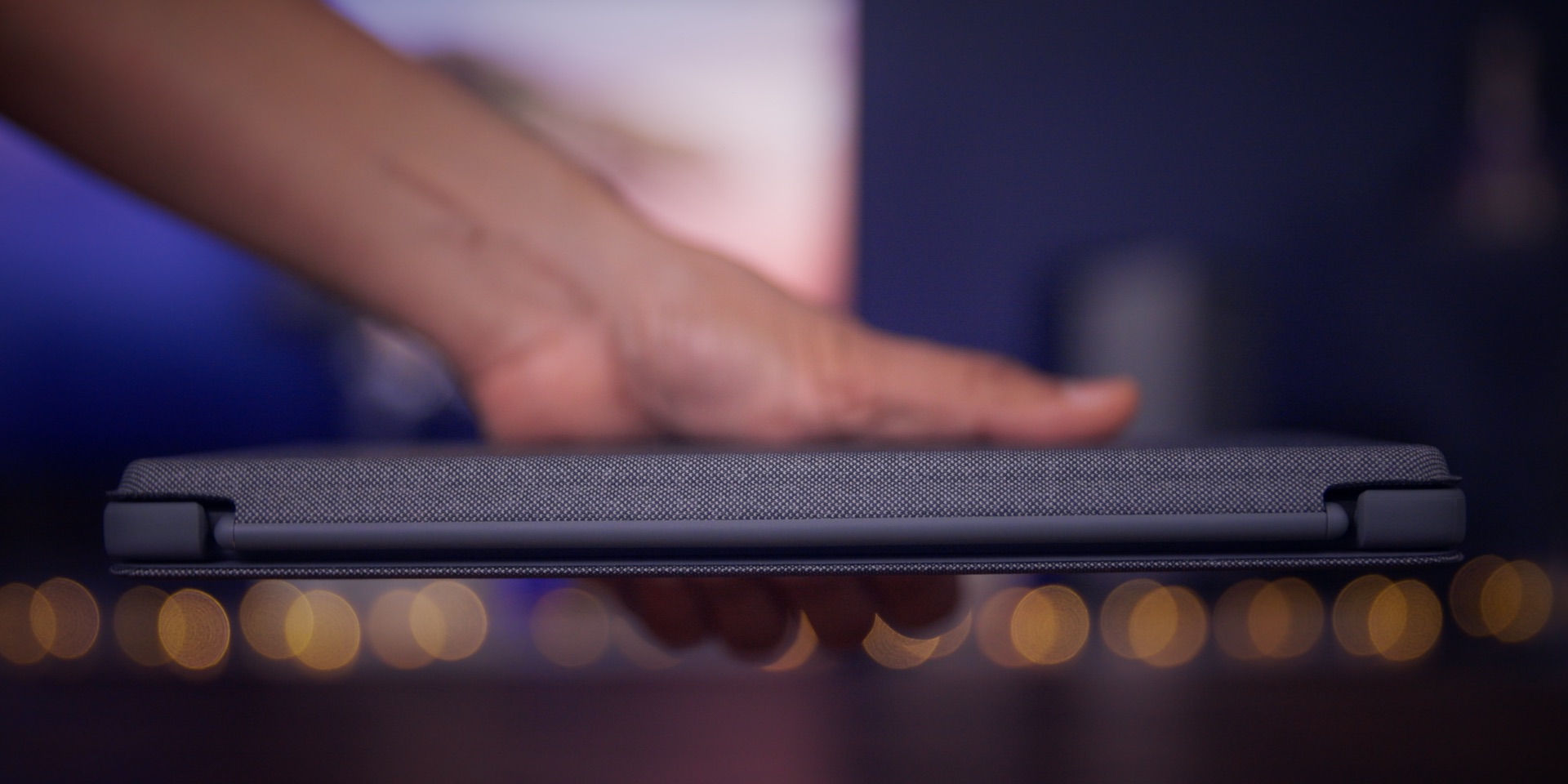 Review Logitech Combo Touch Keyboard Case with Trackpad for iPad 7