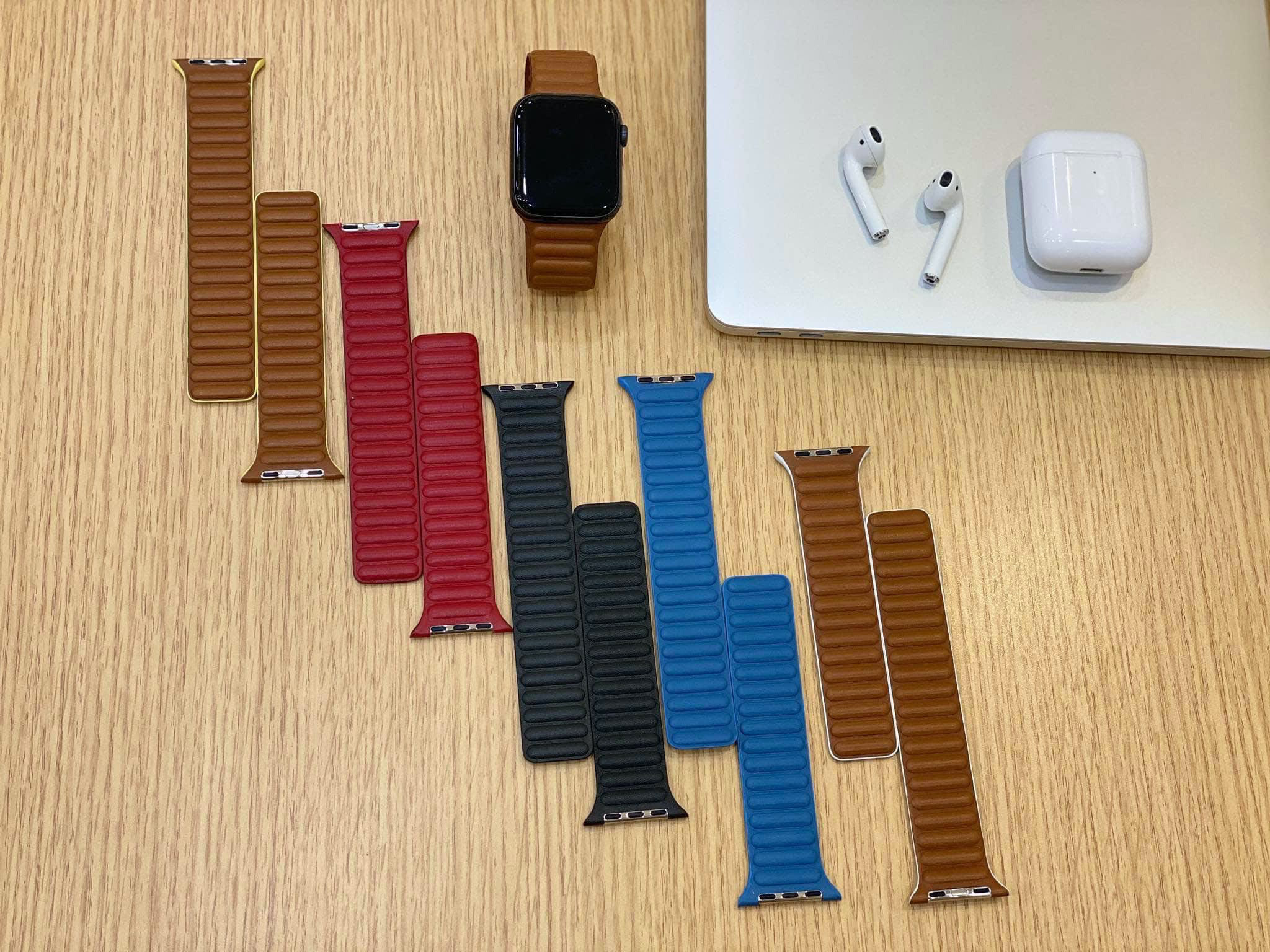 Calamity Mentor Invitere Update: New pictures and video] Leaked images may show redesigned Leather  Loop for Apple Watch - 9to5Mac