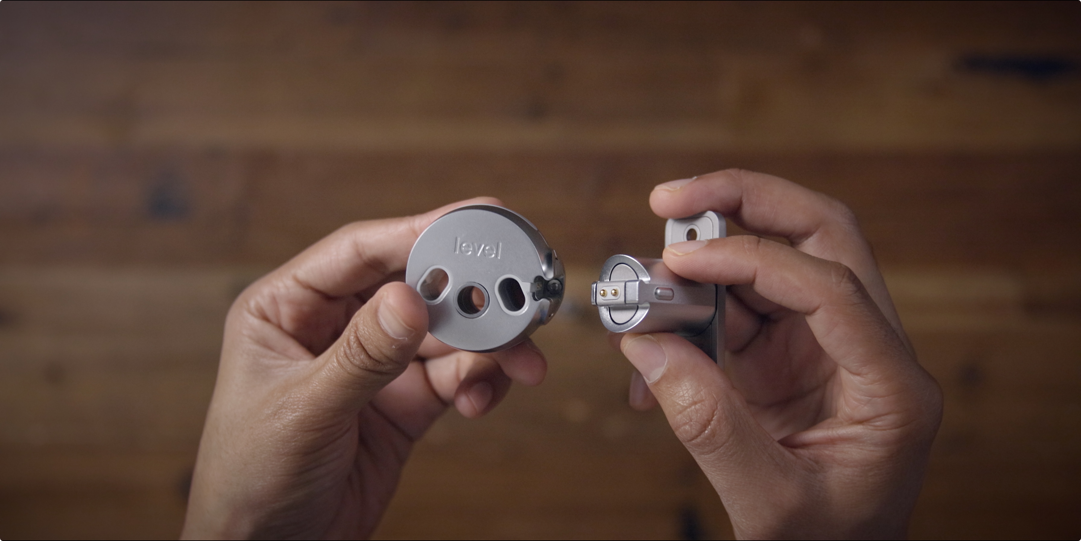 Handson Level Lock turns existing deadbolts into HomeKit smart locks