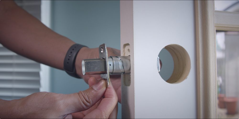 Handson Level Lock turns existing deadbolts into HomeKit smart locks
