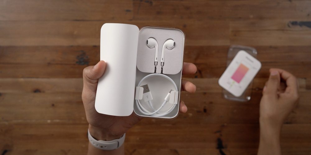 Opinion: Why are wired EarPods making a seemingly bizarre comeback in an  AirPods-filled world? - 9to5Mac