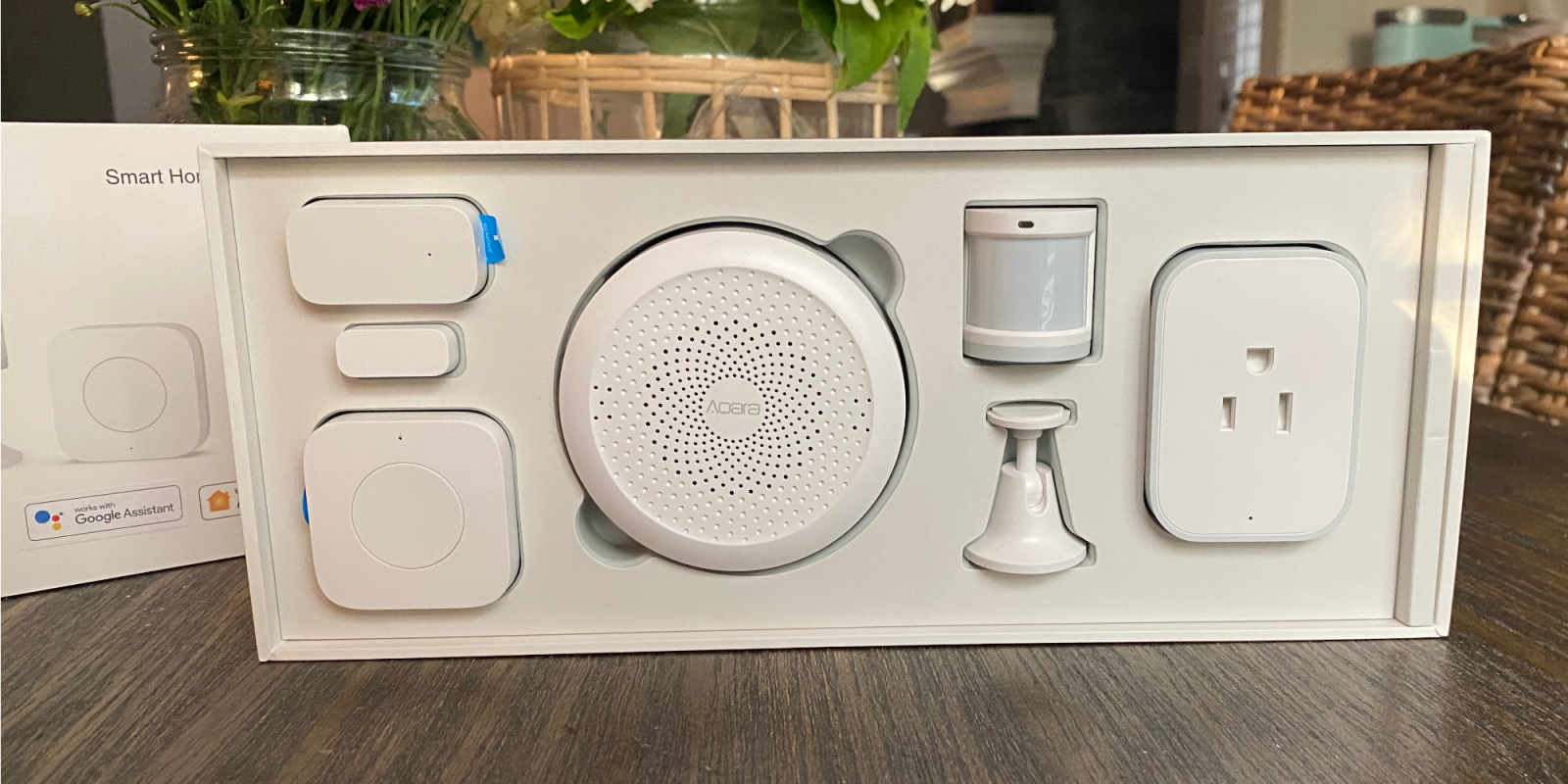 HomeKit Weekly: Hands-on with  Smart Home Starter Kit .
