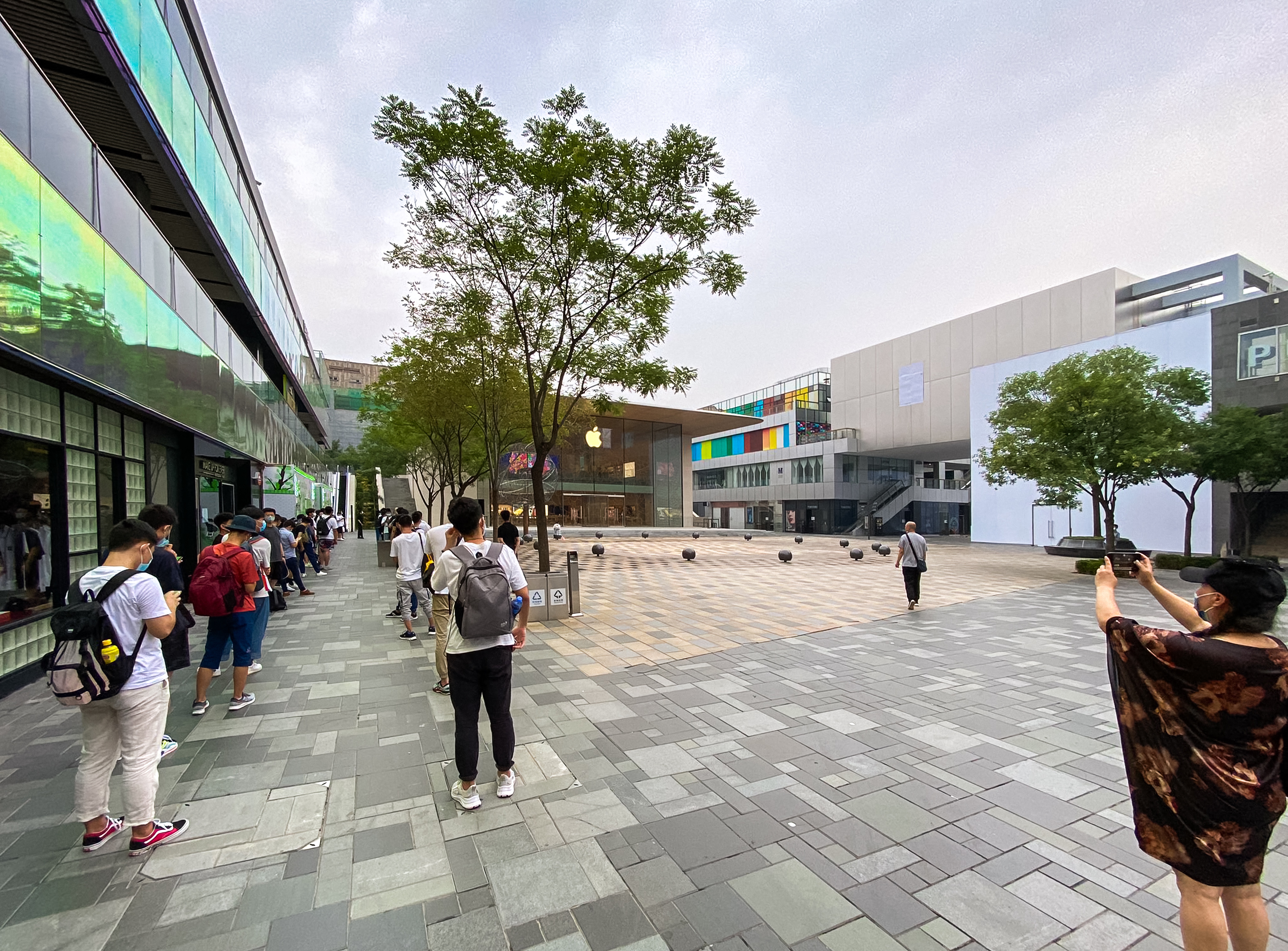 The new Apple Sanlitun opens today - Apple