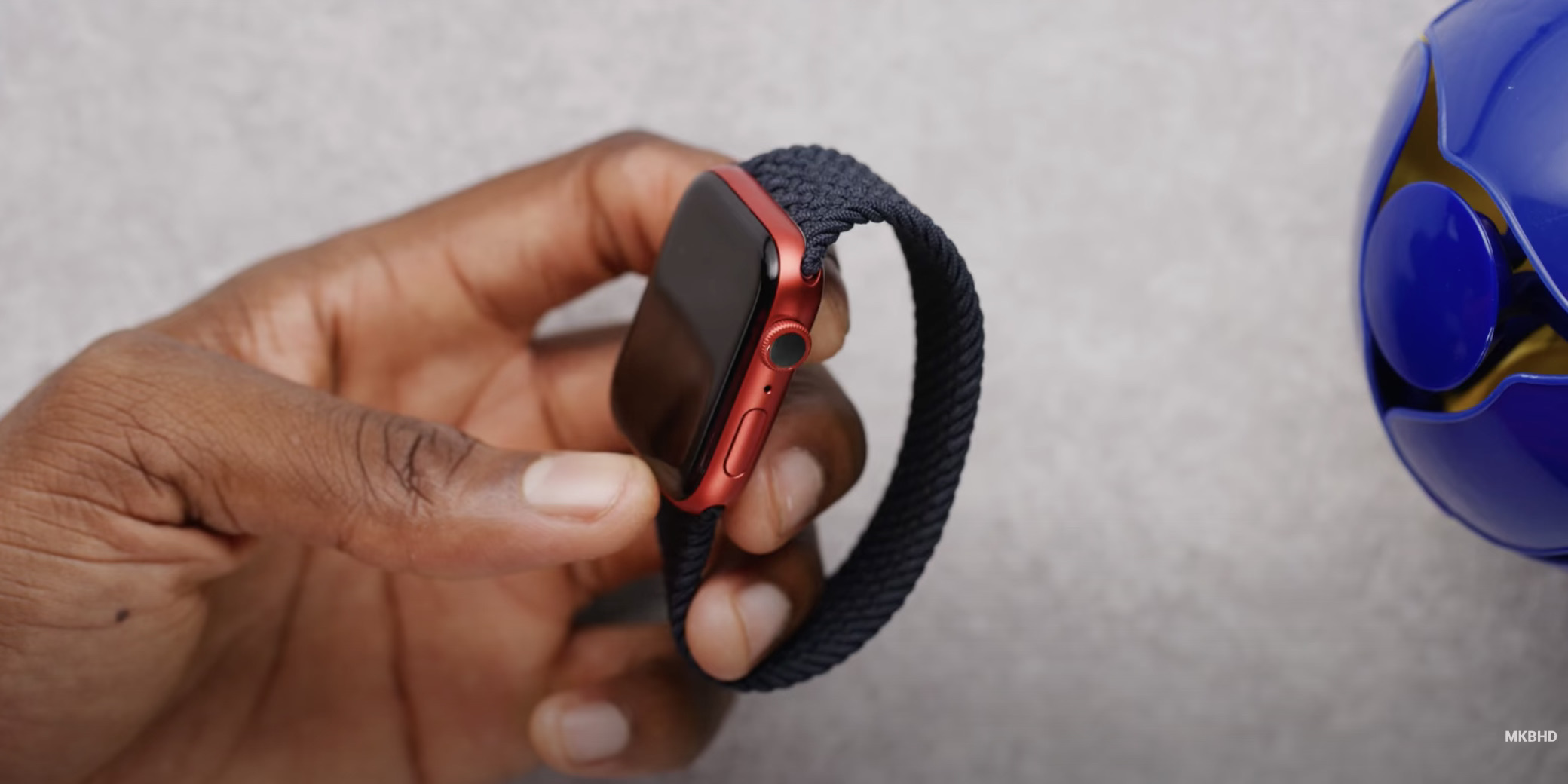 View Apple Watch 6 Red Background