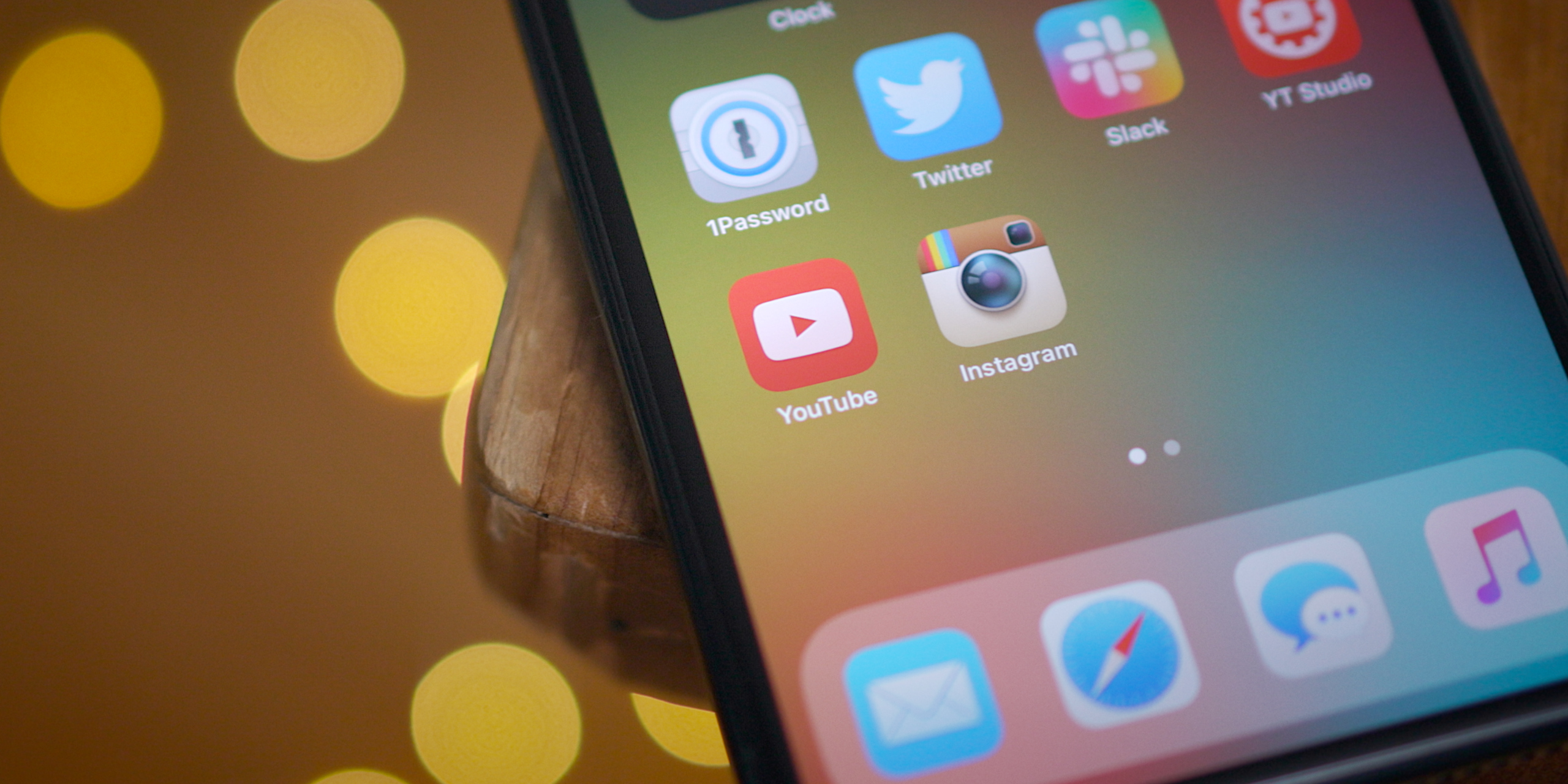 photo of How to theme iOS 14 with custom icons and widgets – featuring Ayeris [Video] image