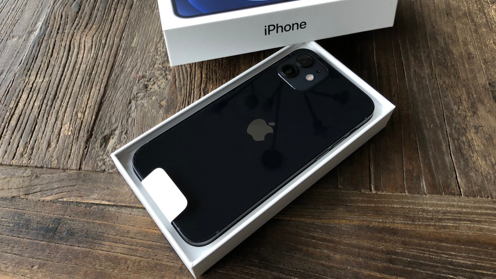 First Iphone 12 And Iphone 12 Pro Pre Orders Begin Arriving To Customers Around The World 9to5mac