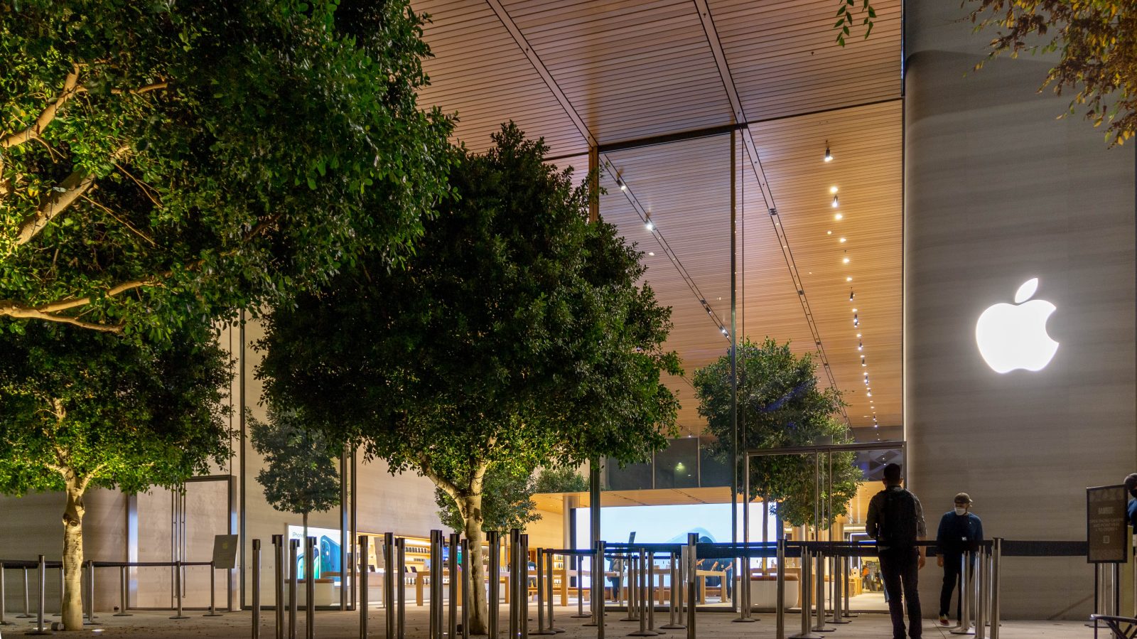 File:Apple Flagship Store at Westfield Valley Fair, San Jose
