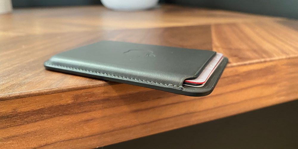 iPhone Leather Wallet with MagSafe - iTronics