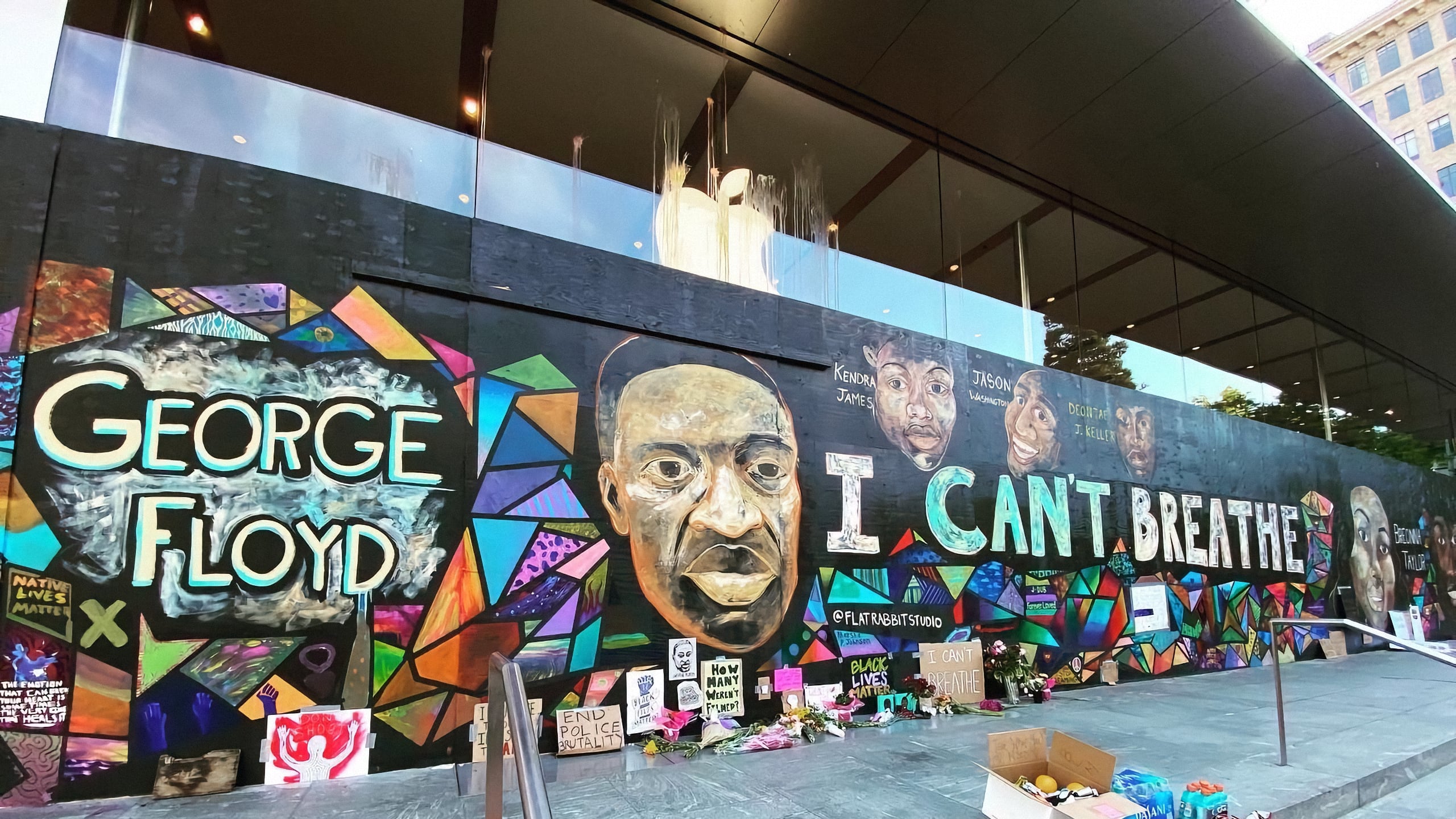 The boarded-up Louis Vuitton store in Pioneer Place in downtown Portland,  Oregon, which has become canvases for protest, seen on Friday, Jun 12, 2020  Stock Photo - Alamy