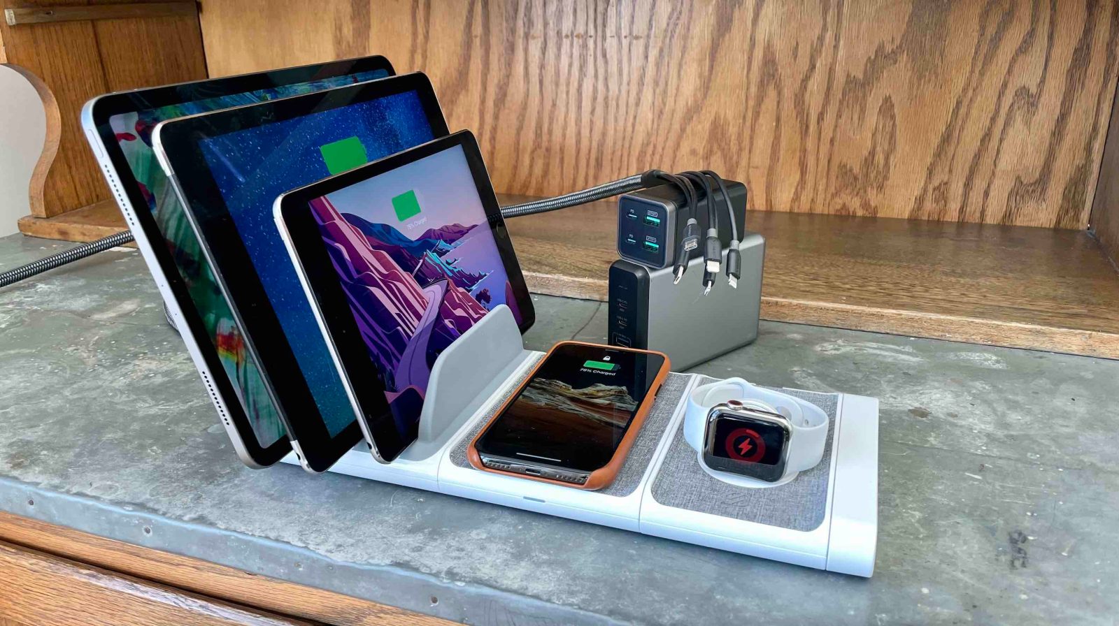 Apple Workstation, iPad Charging Station, iPhone 15 Apple Dock