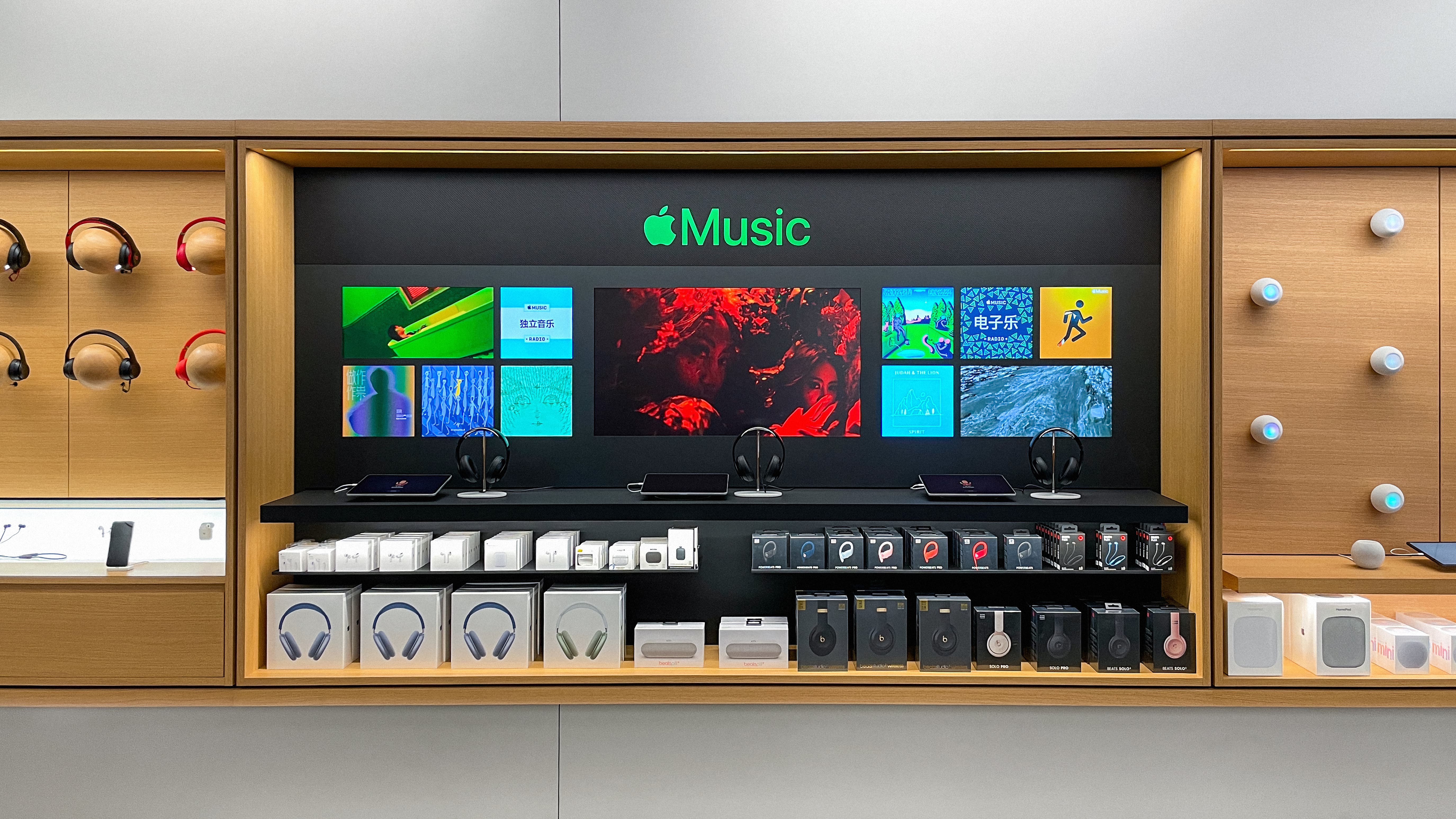 Apple Store displays bring Apple Music 
