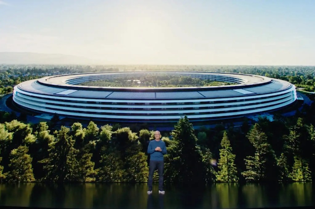 Apple Park Tim Cook AAPL