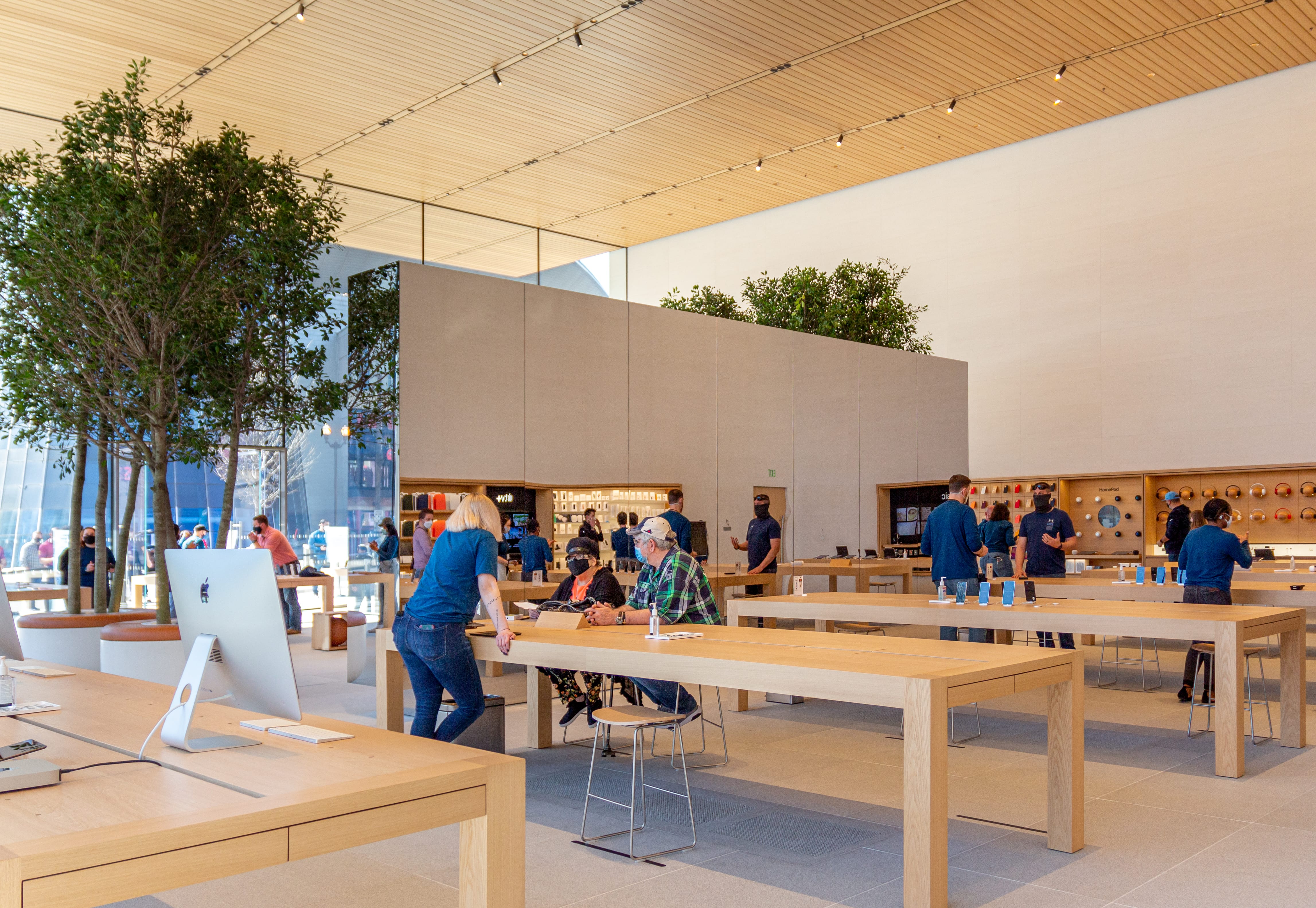 Photos: Apple Downtown Nashville celebrates grand opening - 9to5Mac