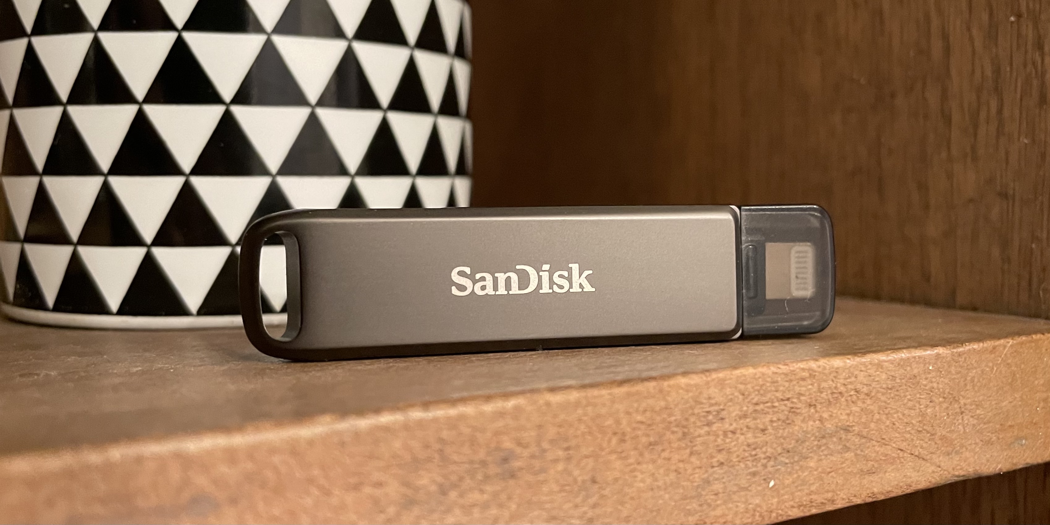 Handson with SanDisk's new dual Lightning and USBC flash drive for