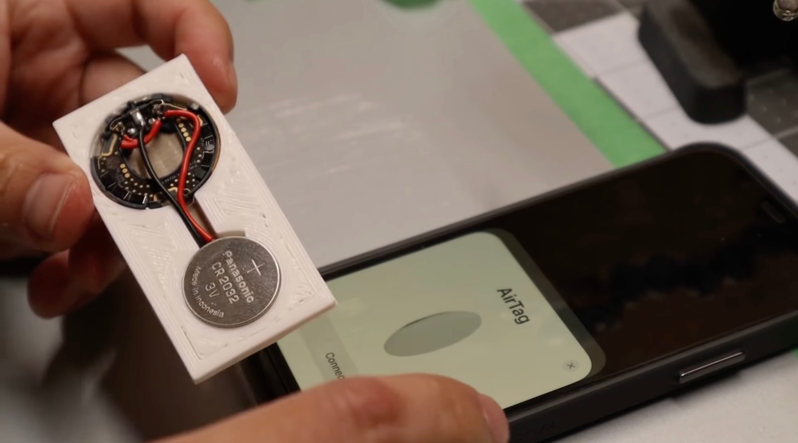 Video: User rebuilds AirTag as a thinner card that fits into