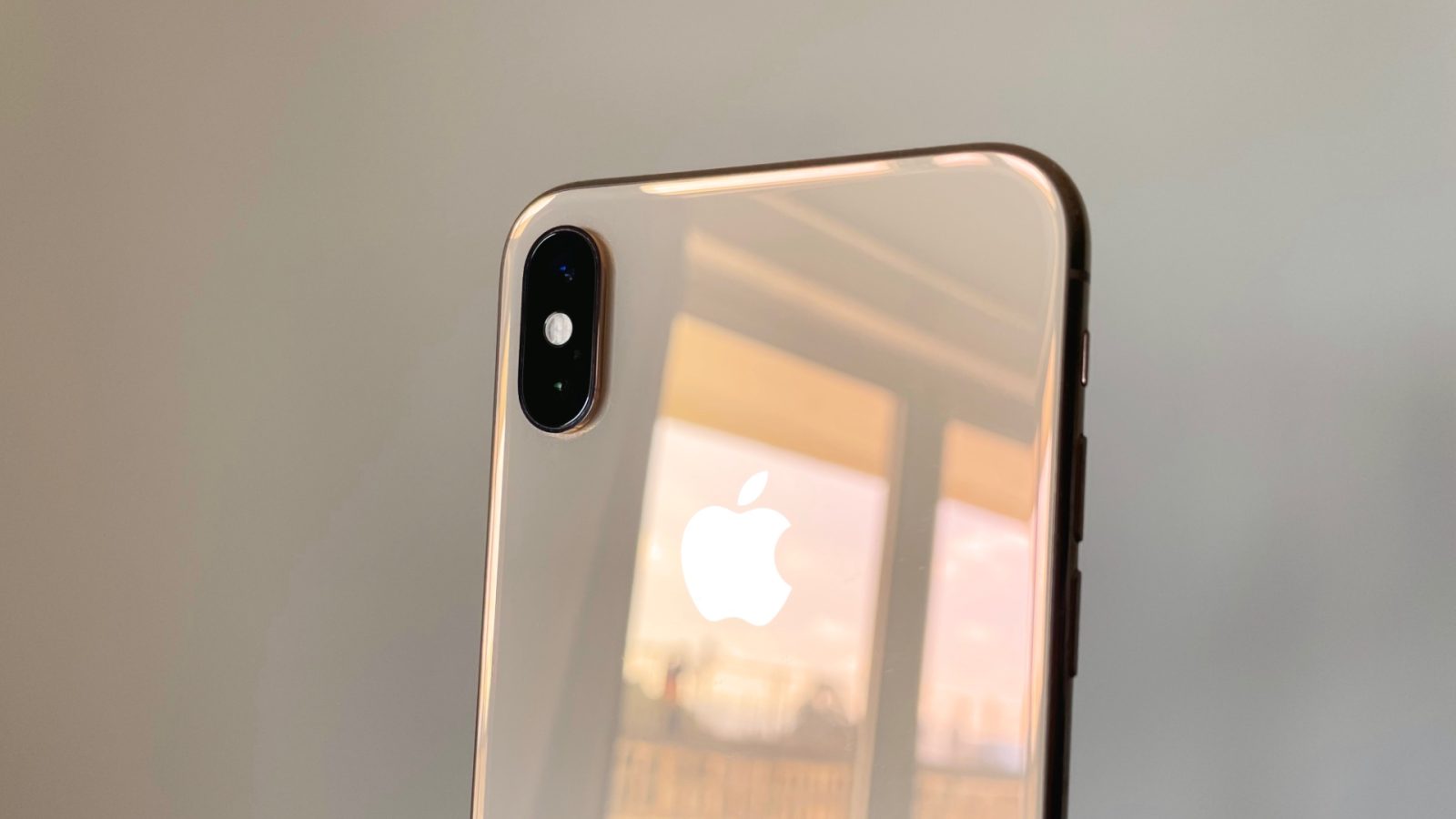 gold iPhone XS