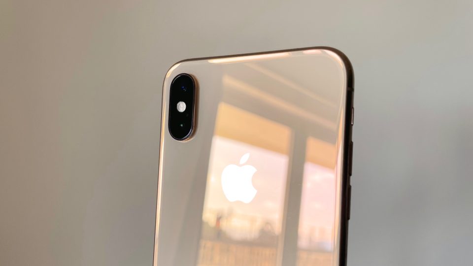 gold iPhone XS