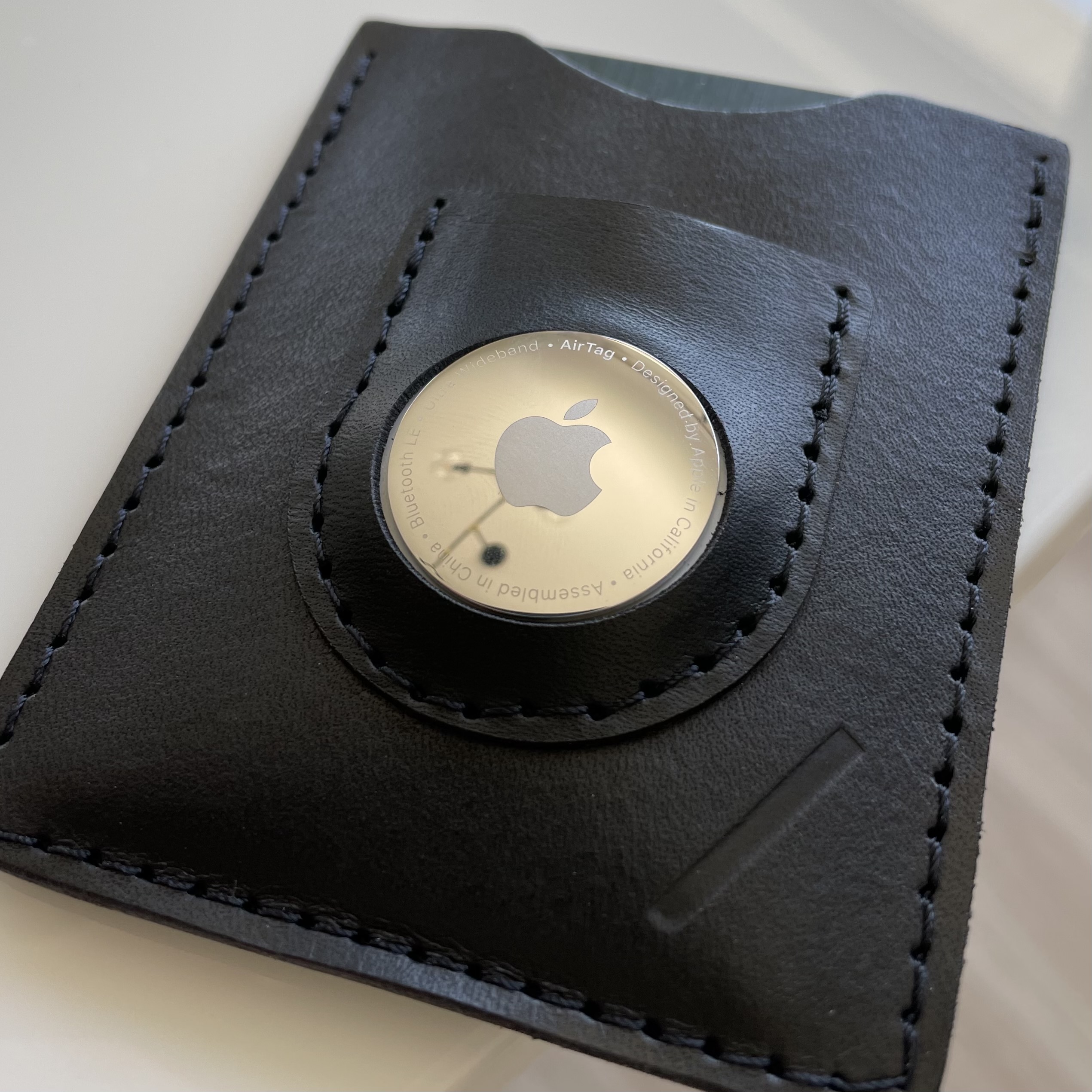 Wallet for AirTags – Snapback Slim Air Review - 9to5Mac