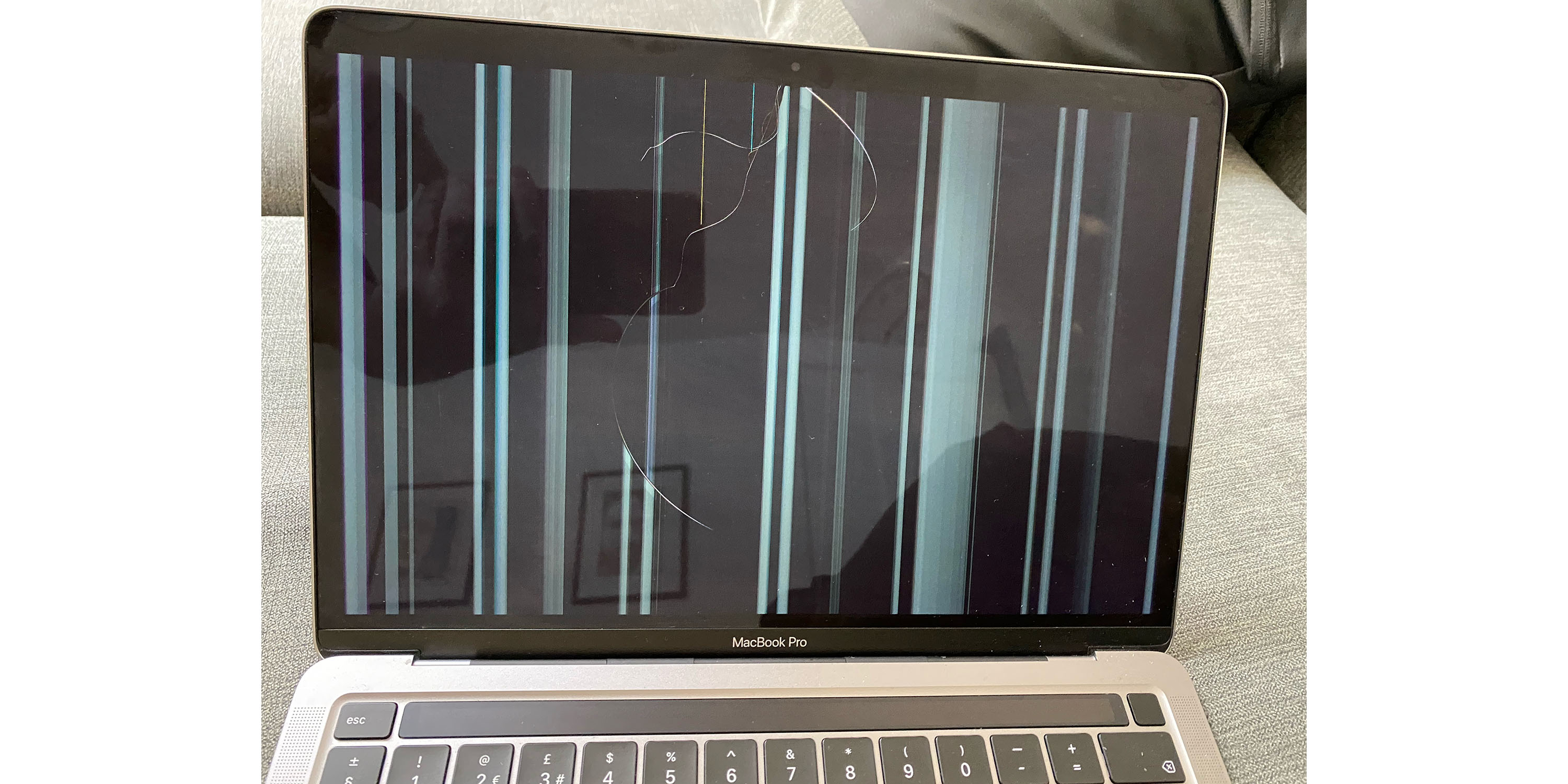 Apple repair broken macbook screen car back up camera