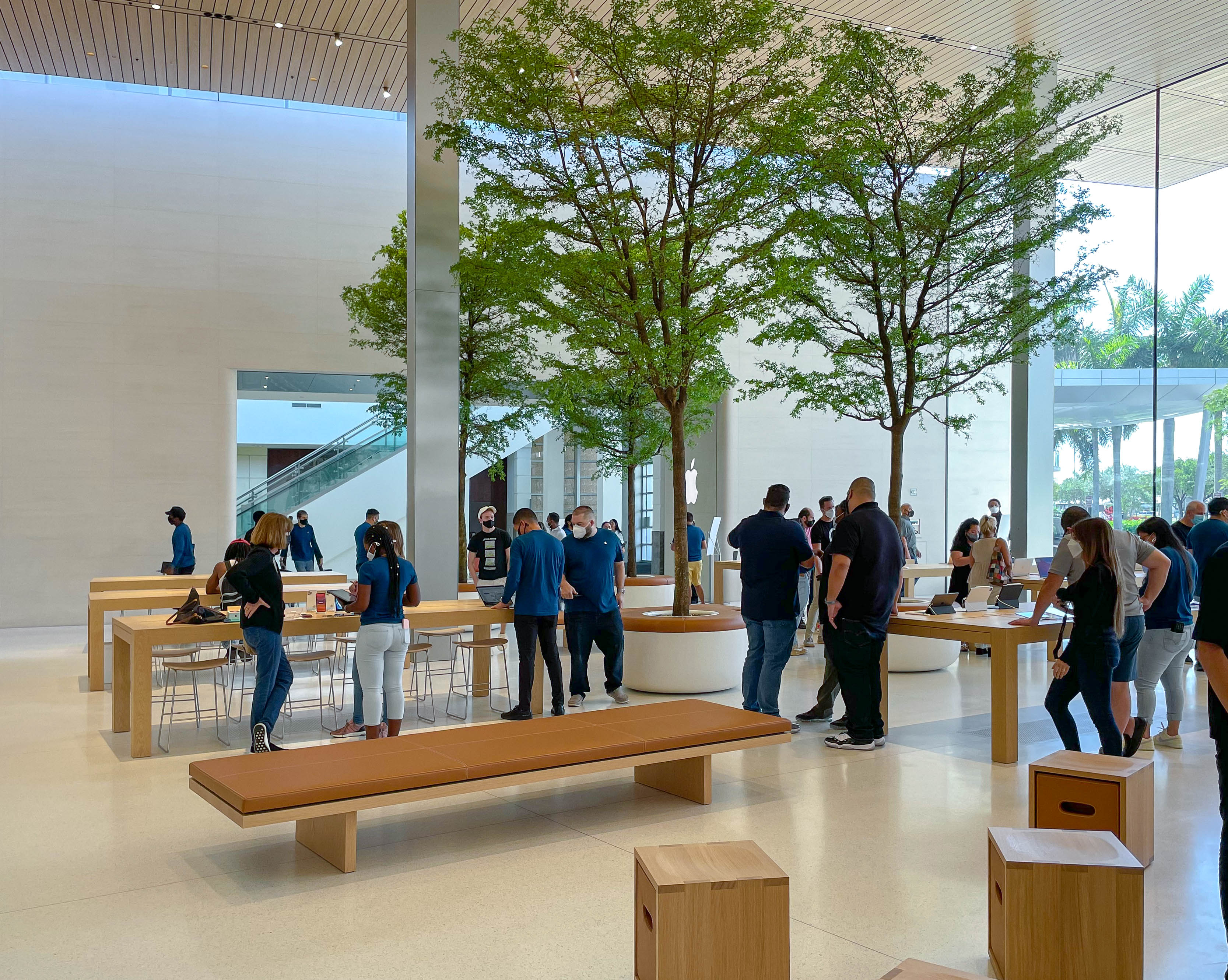 Fun in the sun: All-new Apple Dadeland opens in Miami - 9to5Mac