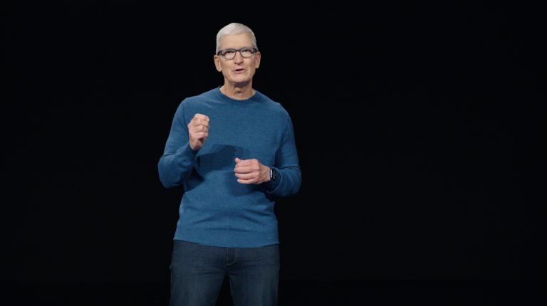 Tim Cook Trump