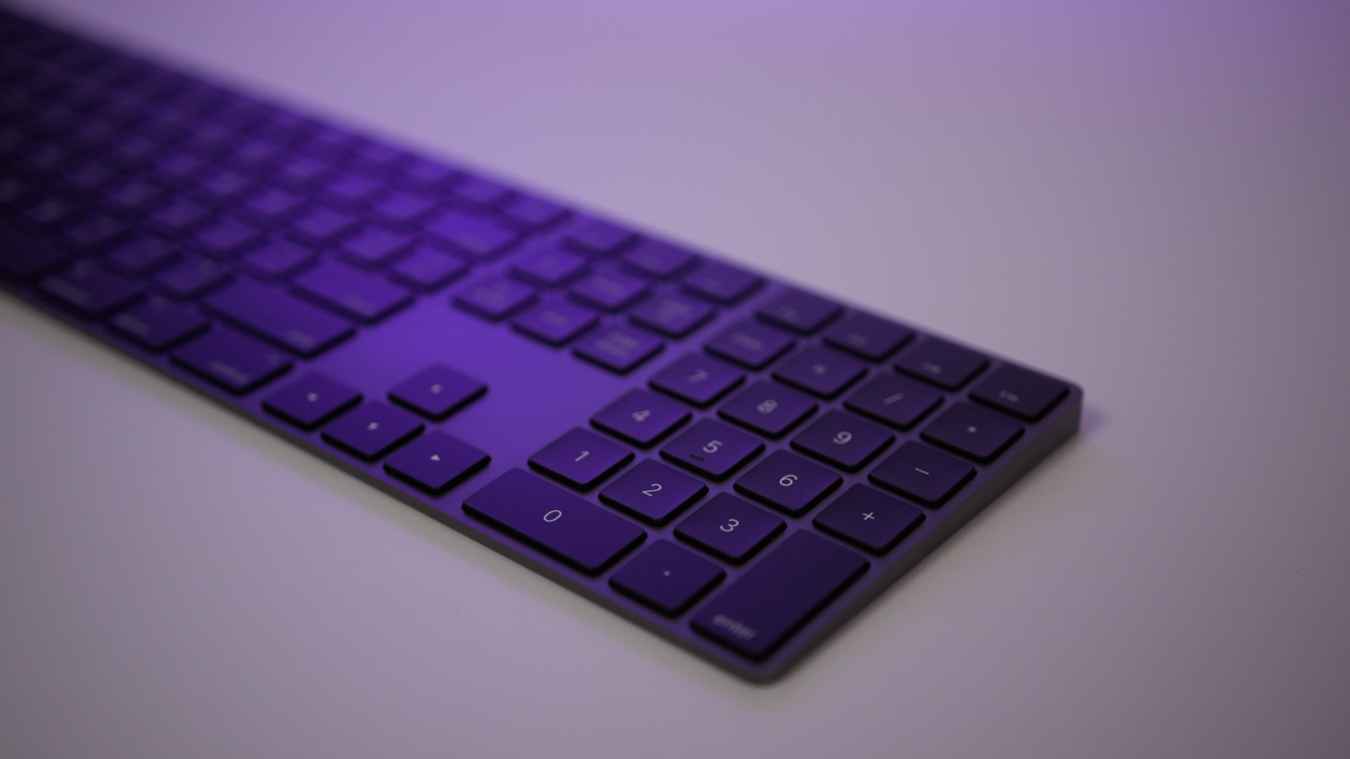 Фиолетовые обои на клавиатуру