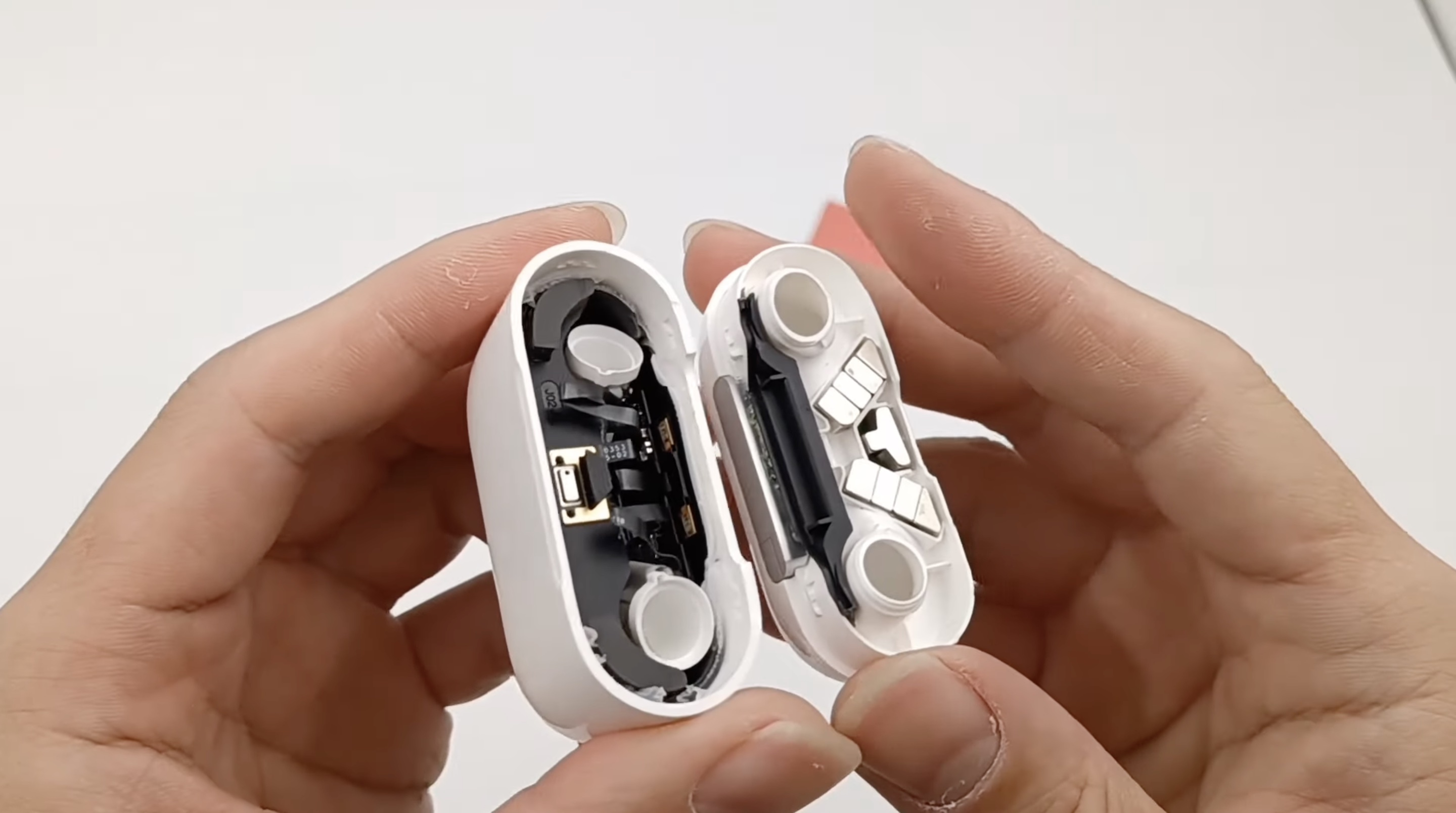 Новый кейс airpods. AIRPODS Pro 2 MAGSAFE. Чип h1 AIRPODS. Чехол AIRPODS Pro 2 MAGSAFE. Наушники TWS Apple AIRPODS 3.