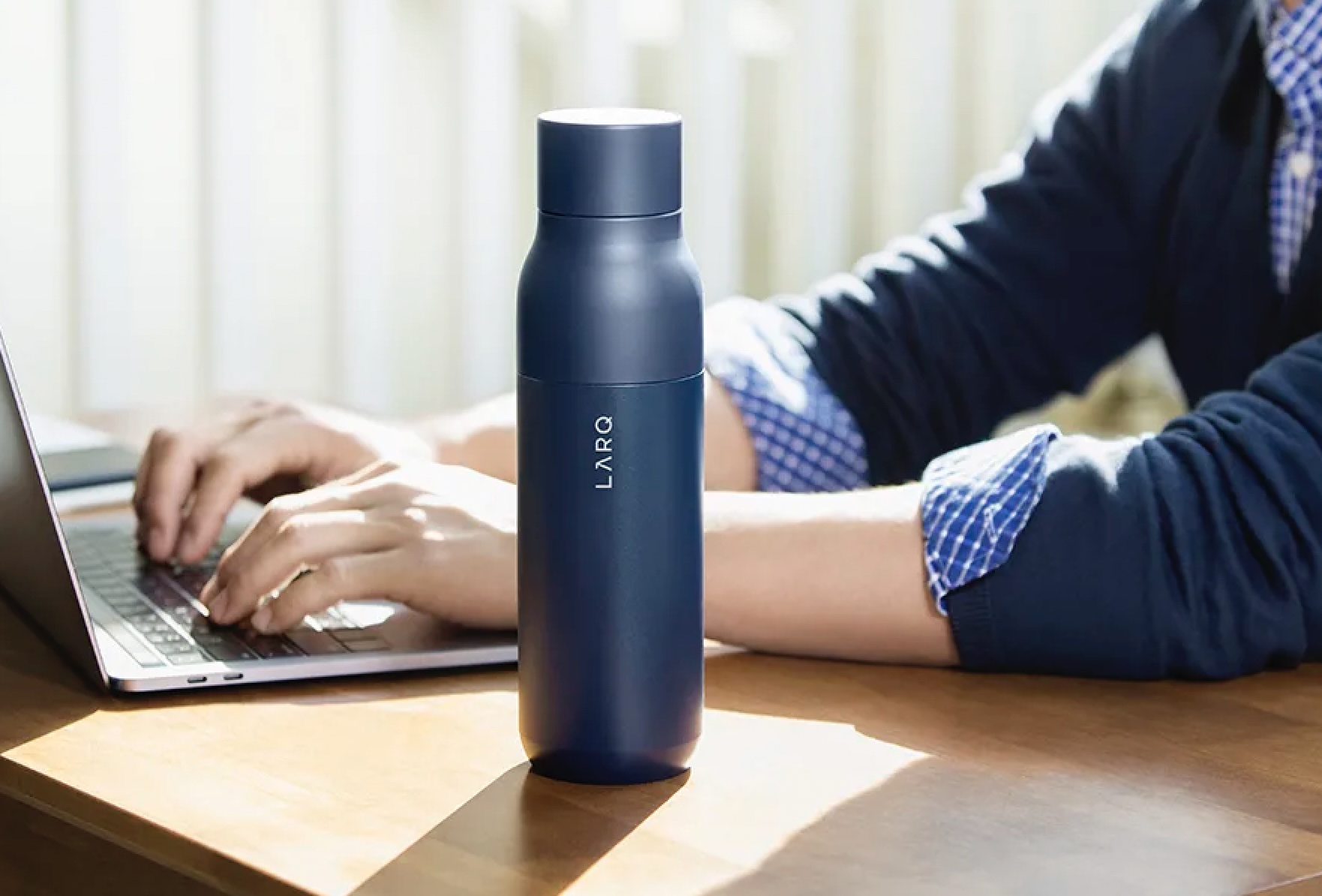 Best smart health/fitness devices gift guide - Larq Smart Water Bottle