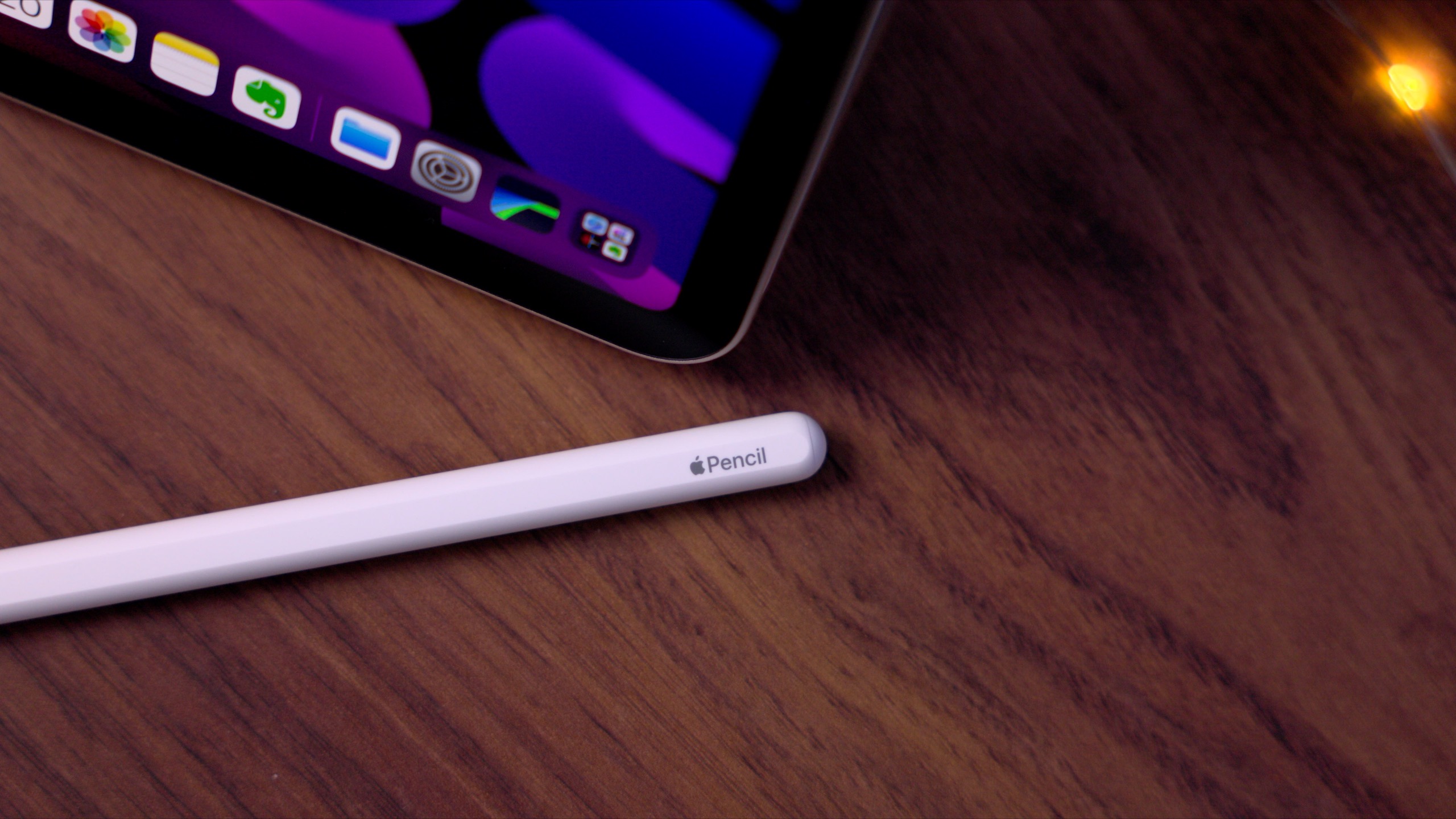 قلم اپل نسل 2