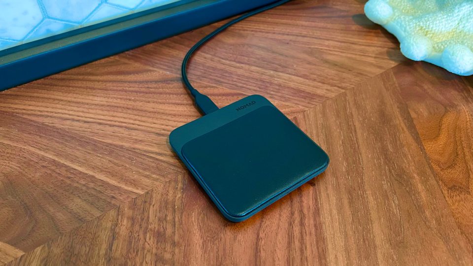 Nomad Base Station Mini with MagSafe support
