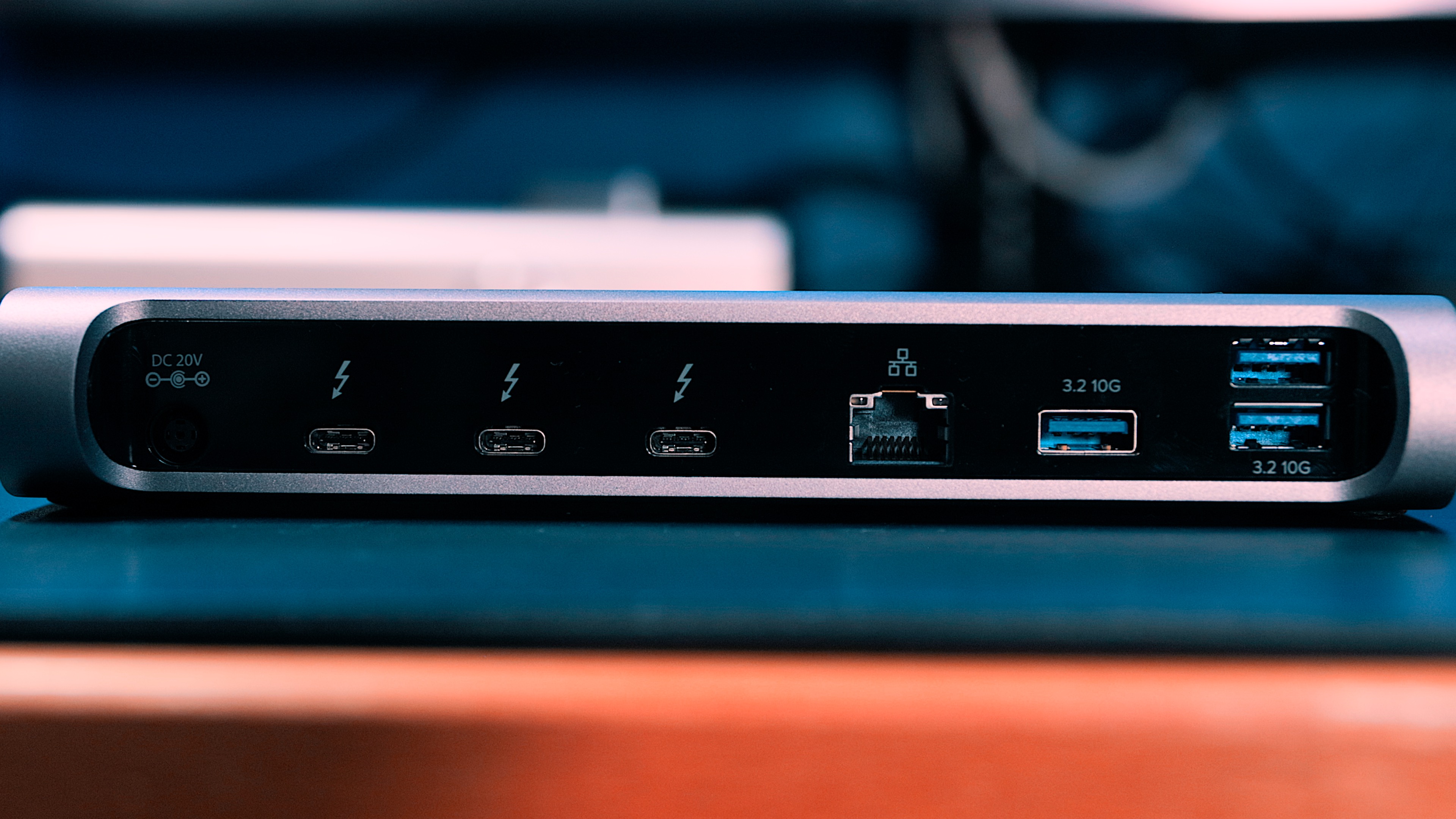 ベルキンTHUNDERBOLT2 EXPRESS DOCK HD F4U085 PC、モニター