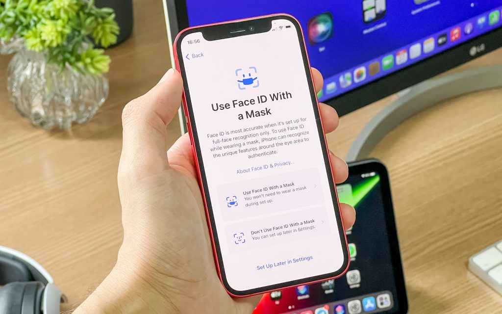 Is there Face ID with mask on iPhone XS Max?