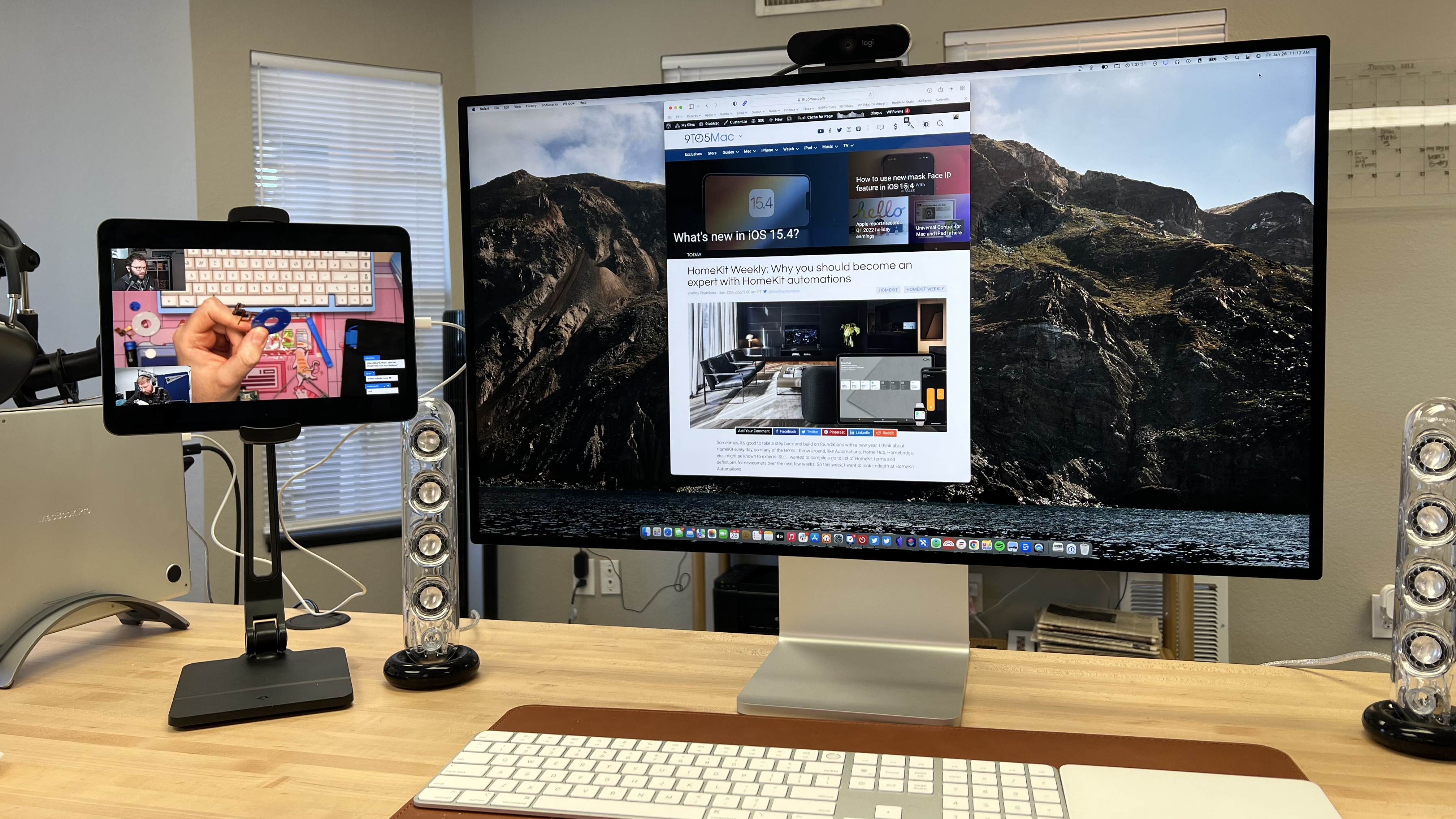 how to connect macbook pro to monitor while closed