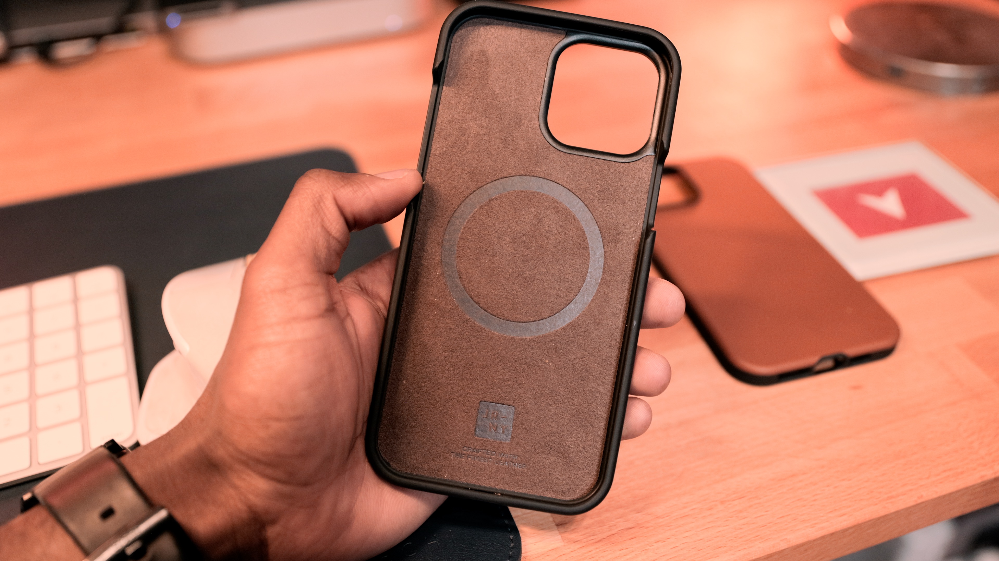 Handson Journey Leather MagSafe iPhone 13 Cases [Video] 9to5Mac