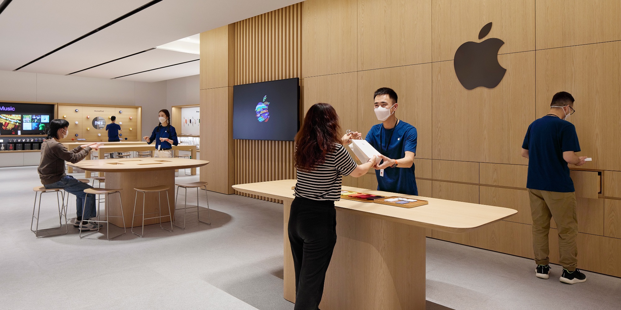 Apple opens new store in Wuhan, brings dedicated product pickup area