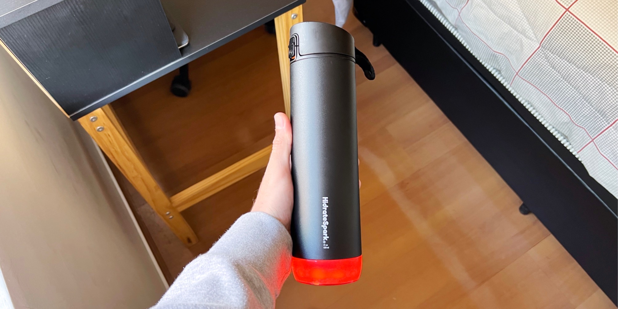 Review: HidrateSpark Steel water bottle with Apple Health